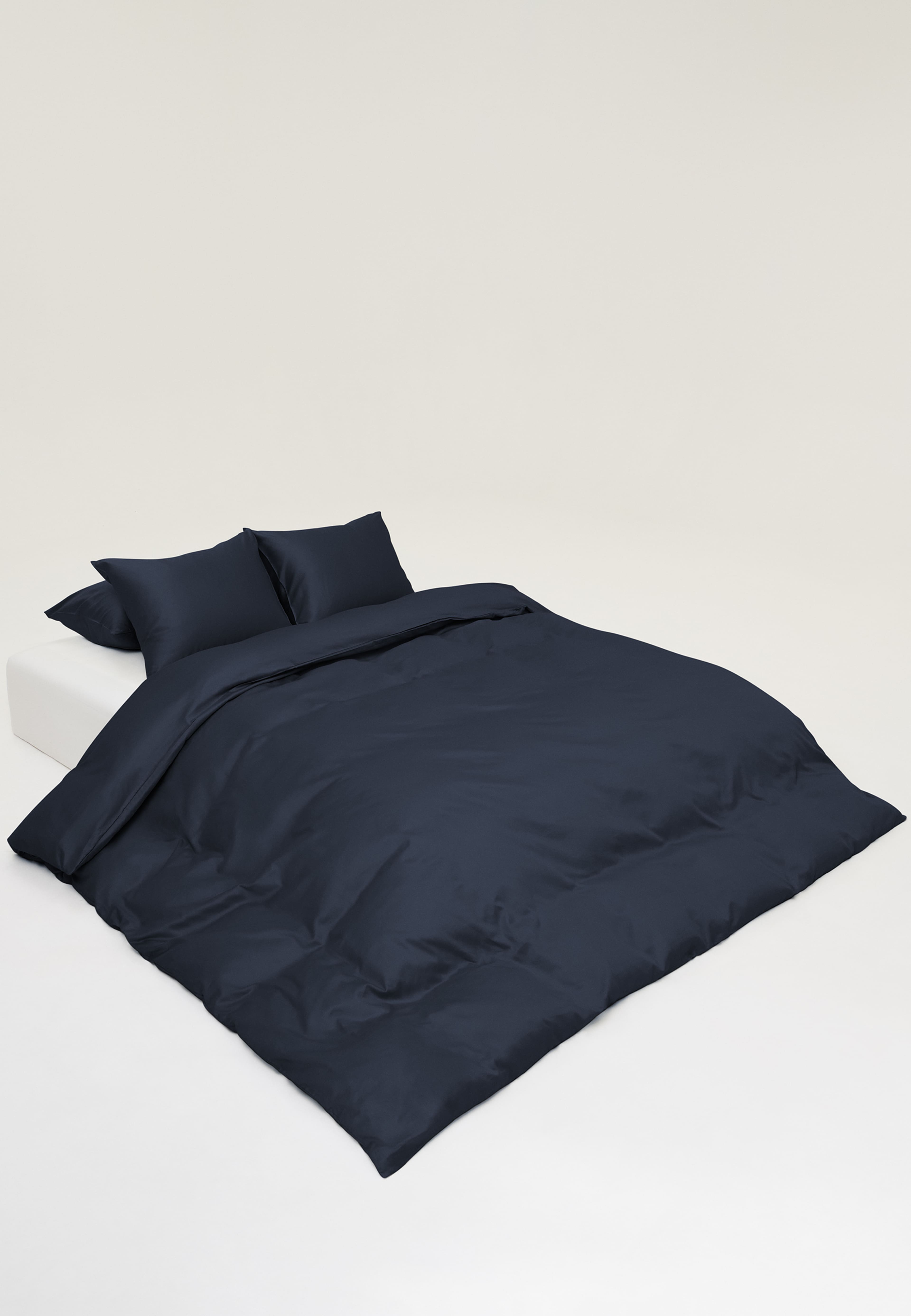 Bäddset Arkipelag Blank Dubbelt Navyblå 220x220cm Med 2st Örngott 50x60cm