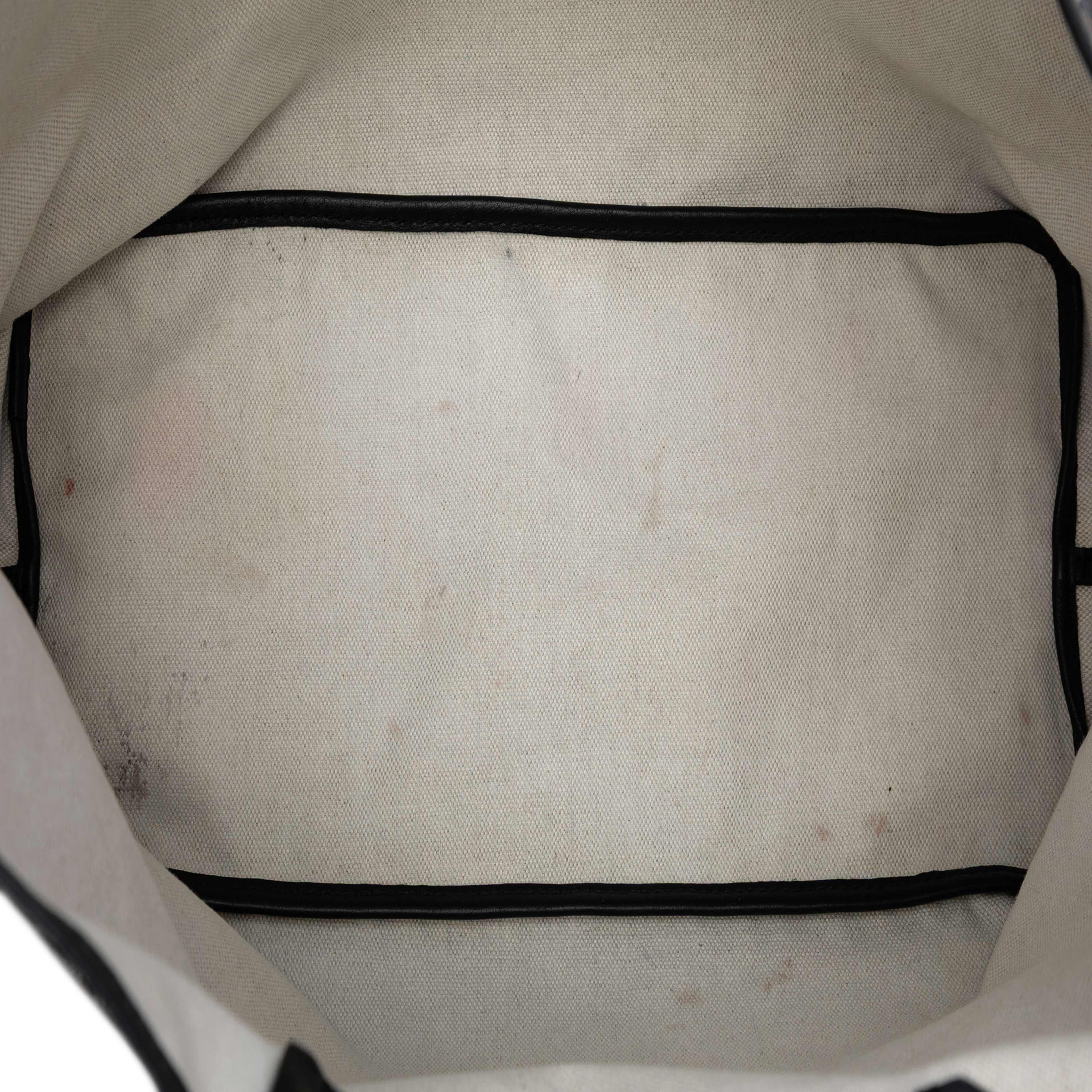 Goyard Goyardine Saint Louis Pm, från Luxclusif, i färgen black. Klicka för att öppna bilden i stort format