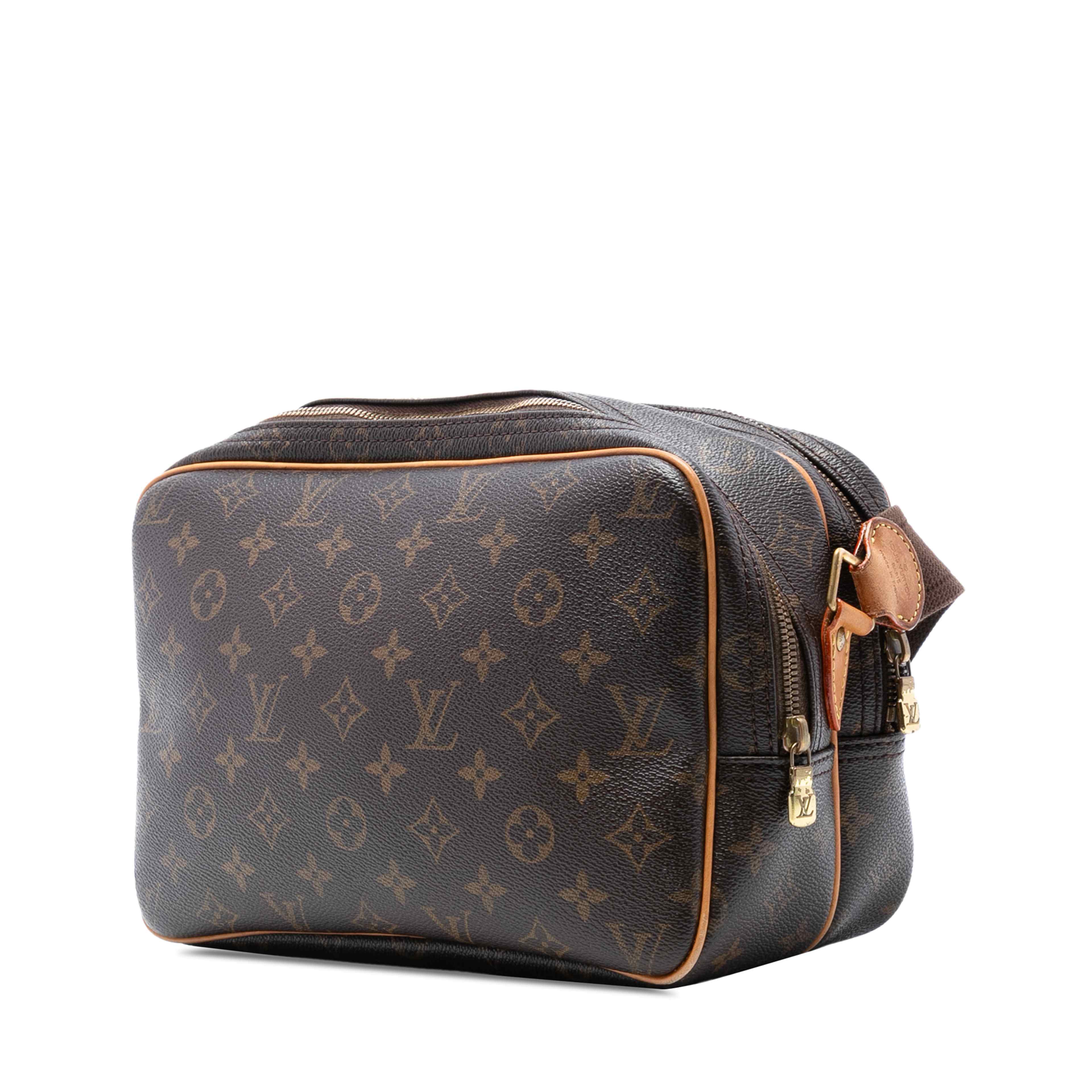 Louis Vuitton Monogram Reporter Pm, från Luxclusif, i färgen brown. Klicka för att öppna bilden i stort format