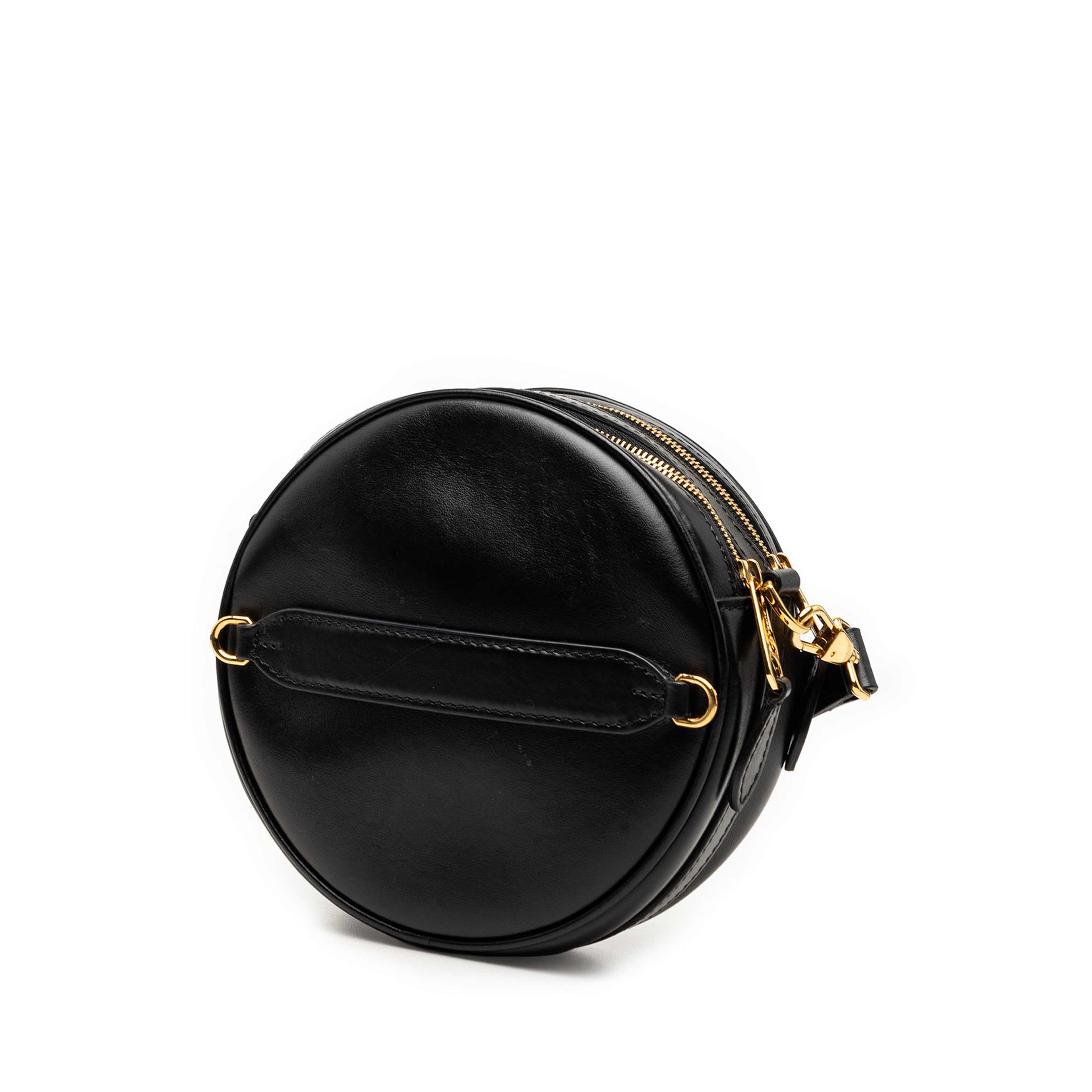 Burberry Calfskin Louise Round Crossbody, från Luxclusif, i färgen svart. Klicka för att öppna bilden i stort format