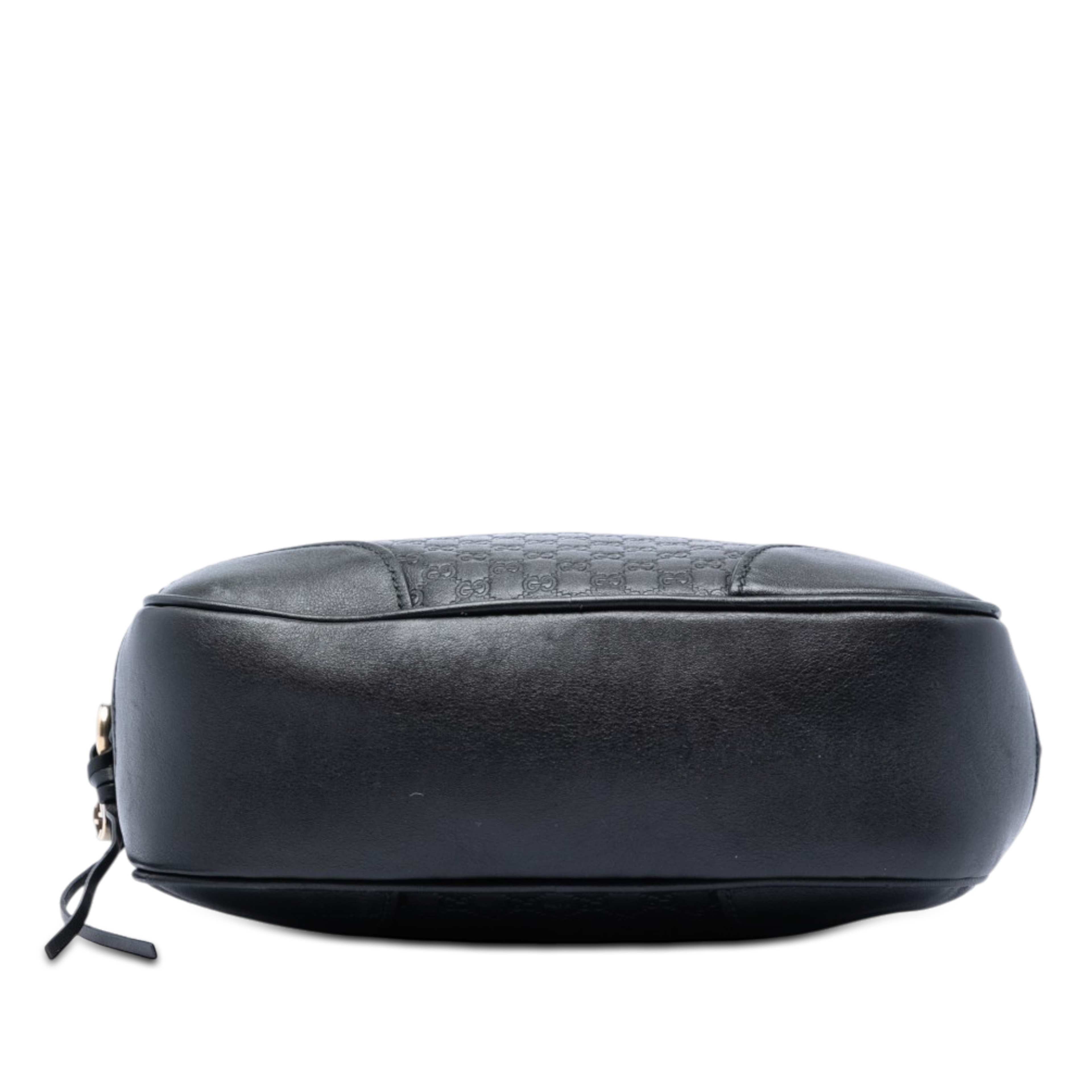Gucci Microguccissima Bree Crossbody, från Luxclusif, i färgen svart. Klicka för att öppna bilden i stort format