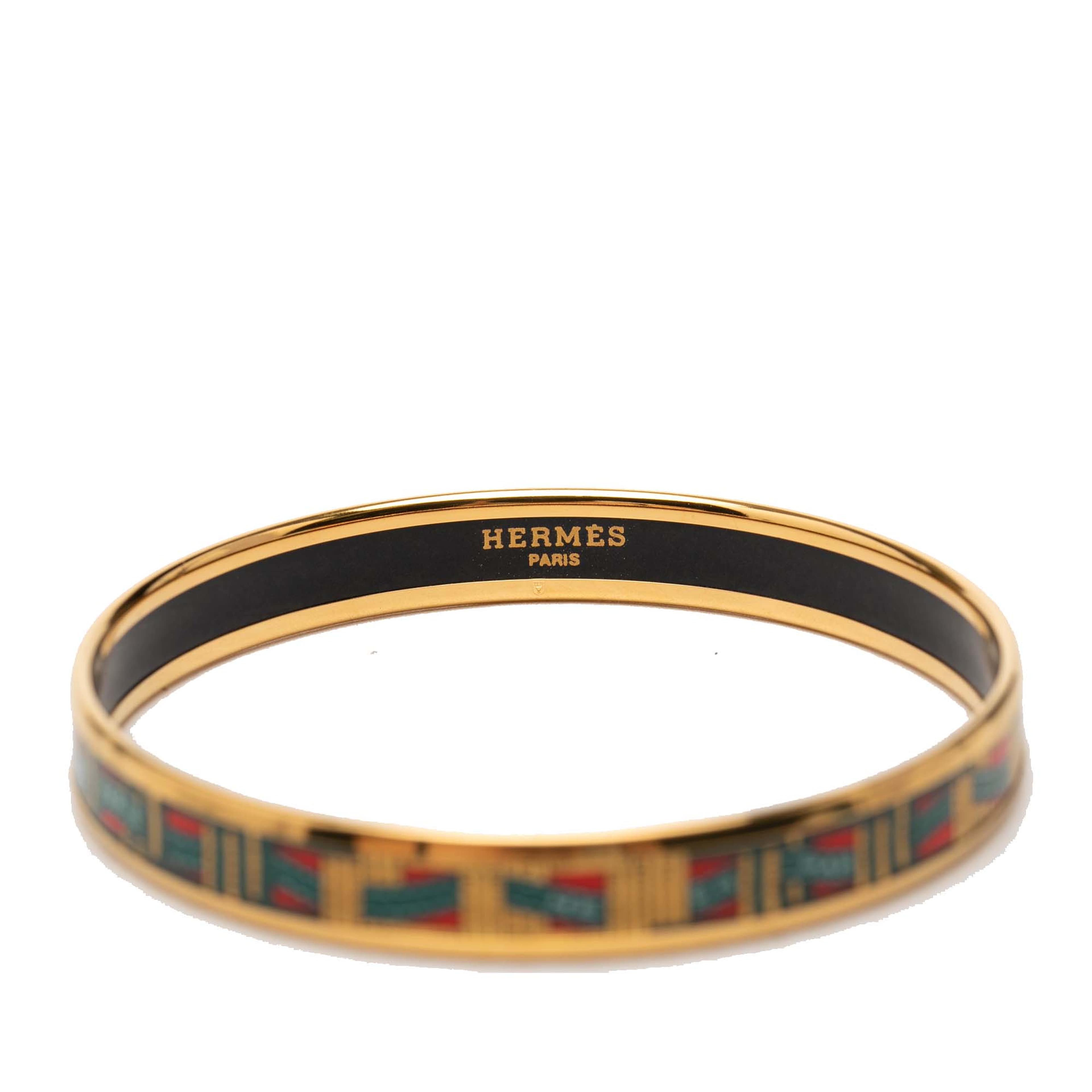 Hermès Narrow Cloisonne Enamel Bangle 62, från Luxclusif, i färgen red. Klicka för att öppna bilden i stort format