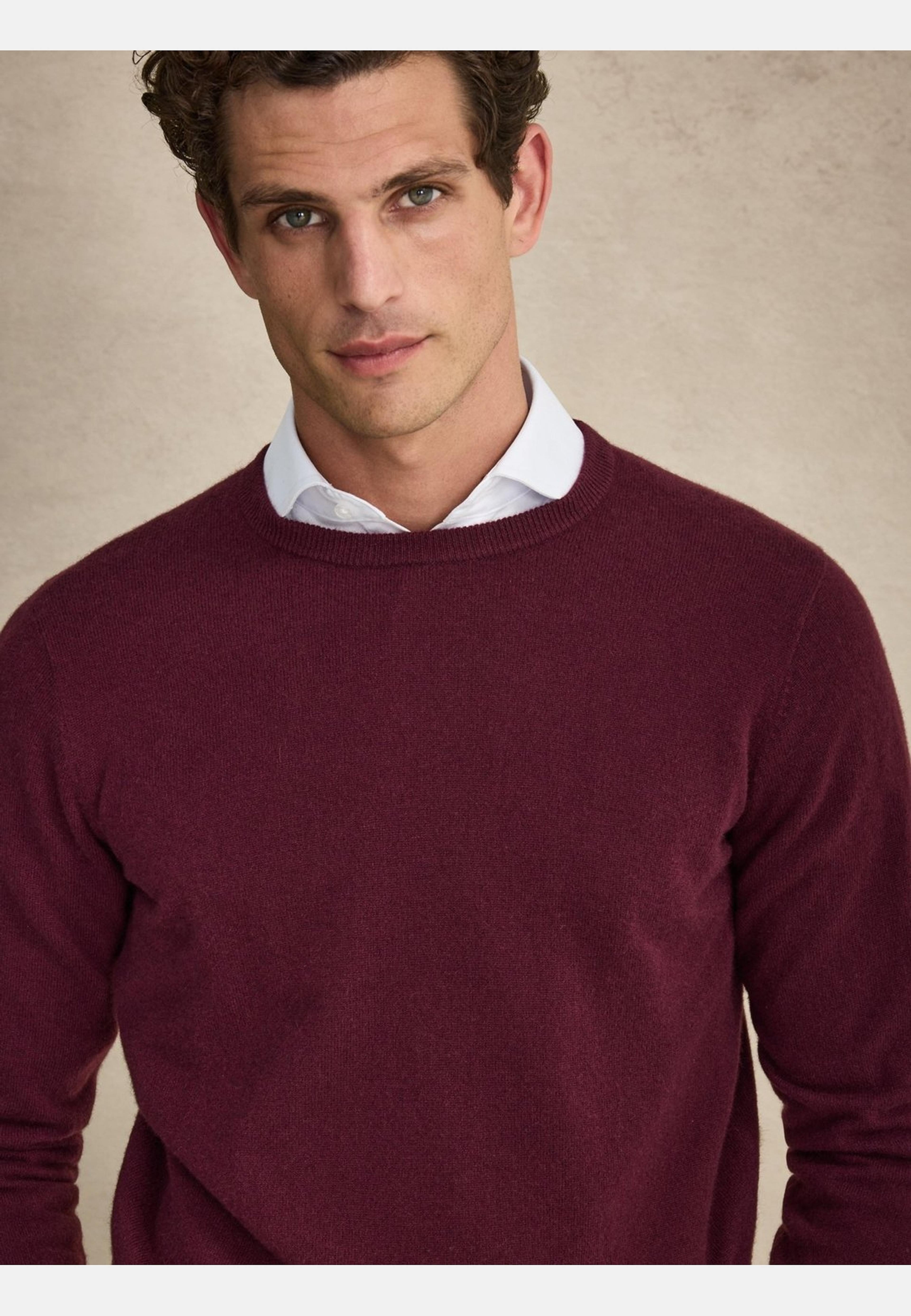 Pure Cashmere Crew Neck Sweater (franke), från John Henric, i färgen burgundy. Klicka för att öppna bilden i stort format