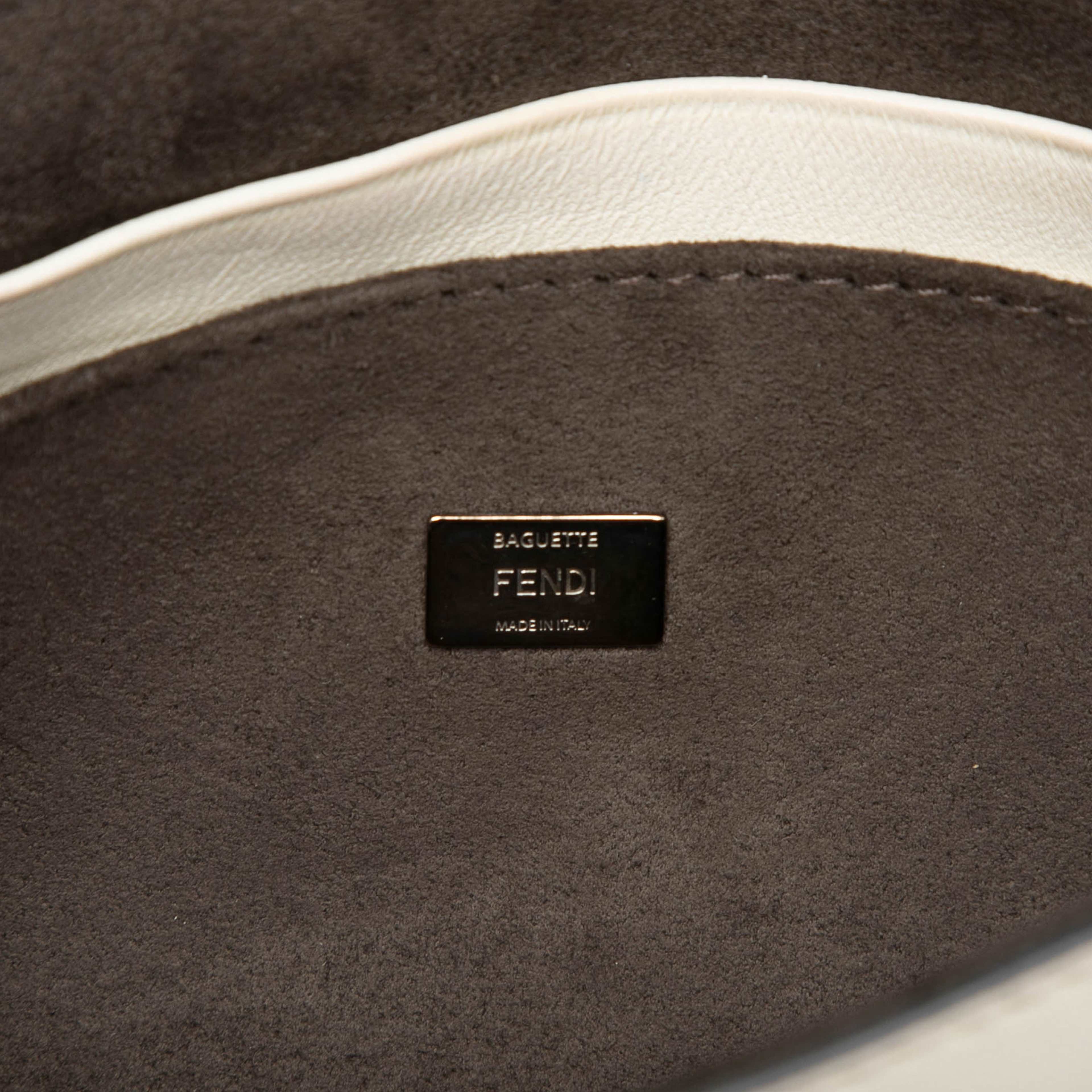 Fendi Micro Nappa Monster Baguette Satchel, från Luxclusif, i färgen white. Klicka för att öppna bilden i stort format