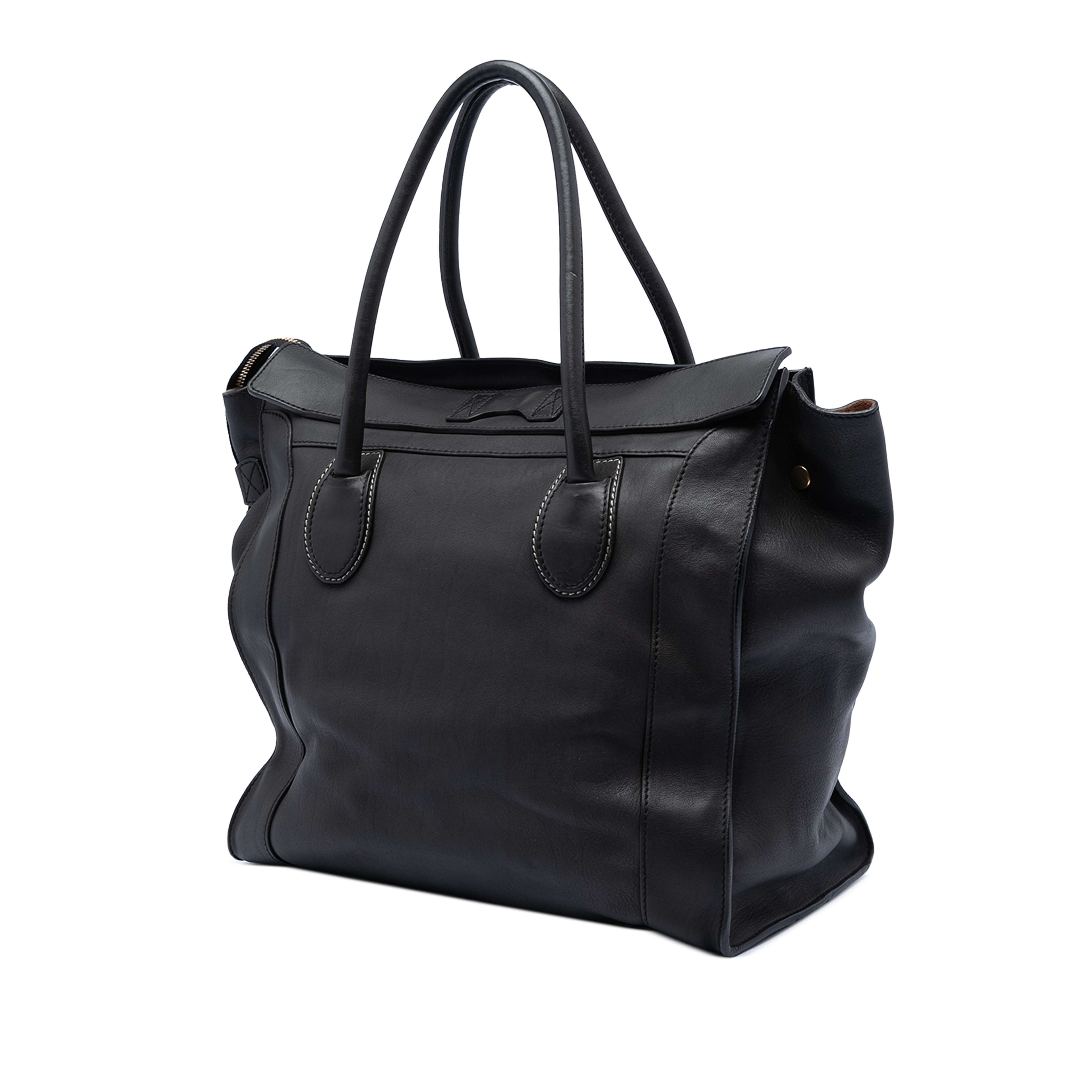Celine Leather Envelope Luggage Tote, från Luxclusif, i färgen black. Klicka för att öppna bilden i stort format