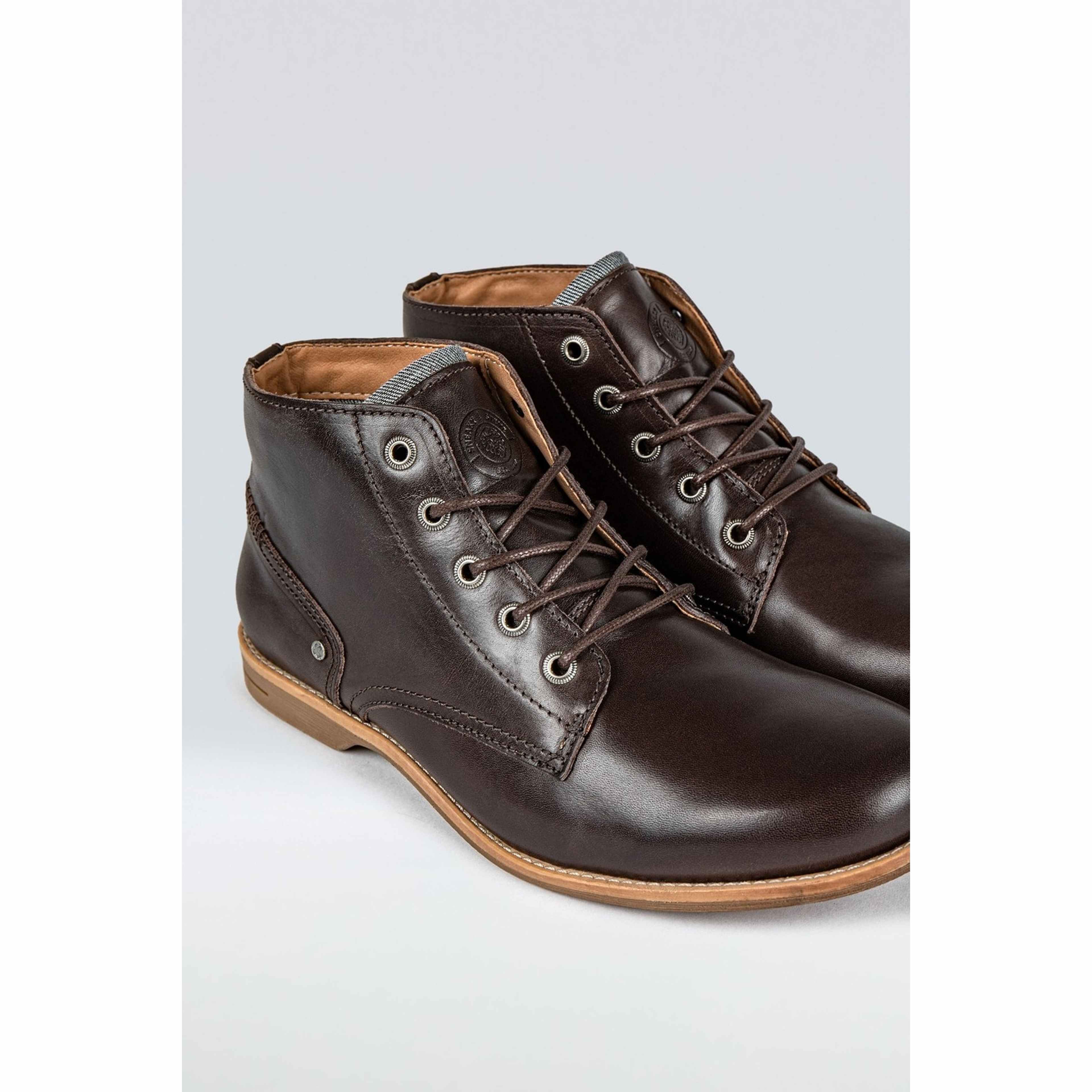 Crasher, från Sneaky Steve, i färgen brown texas. Klicka för att öppna bilden i stort format