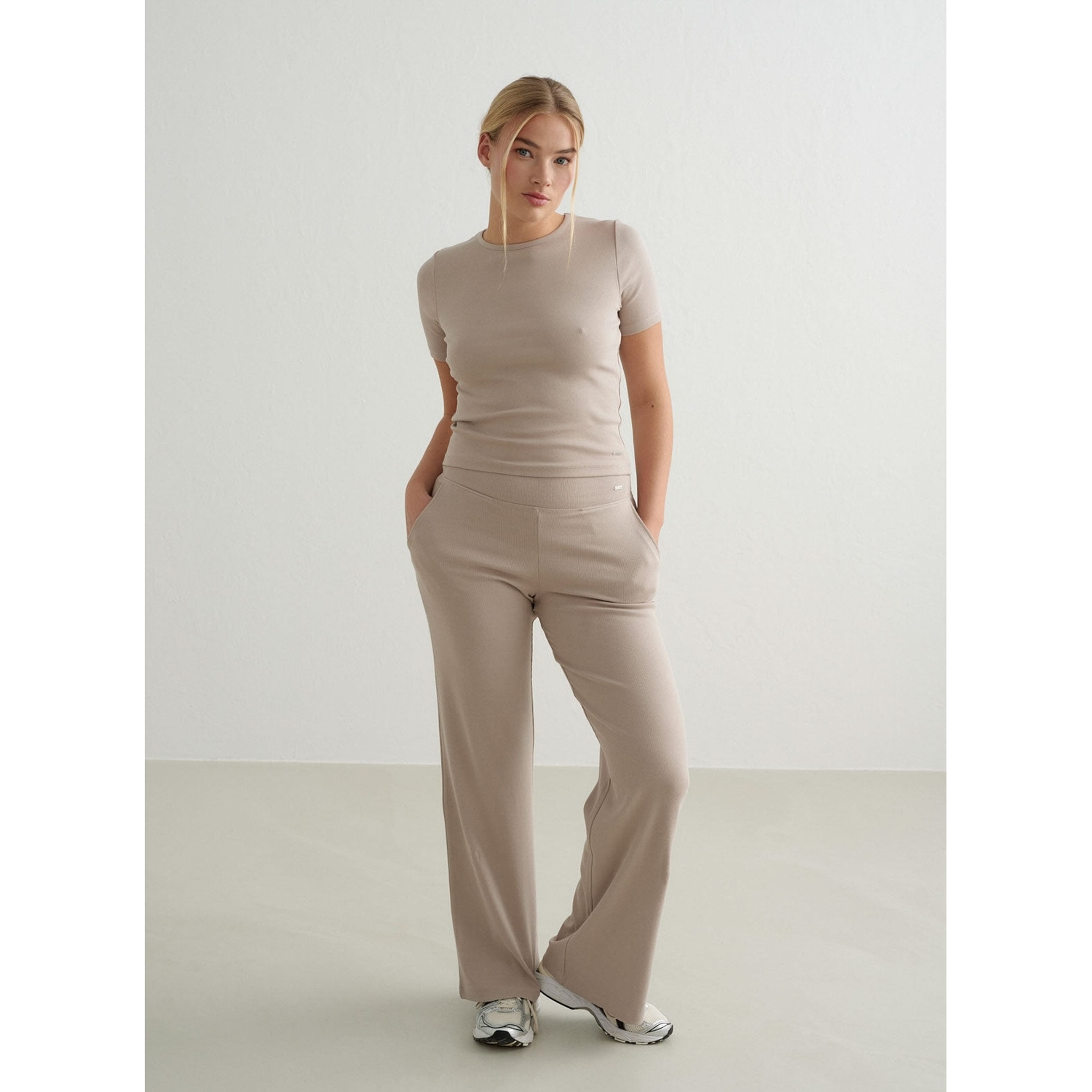 Dark Clay Ease Ribbed Wide Pants
