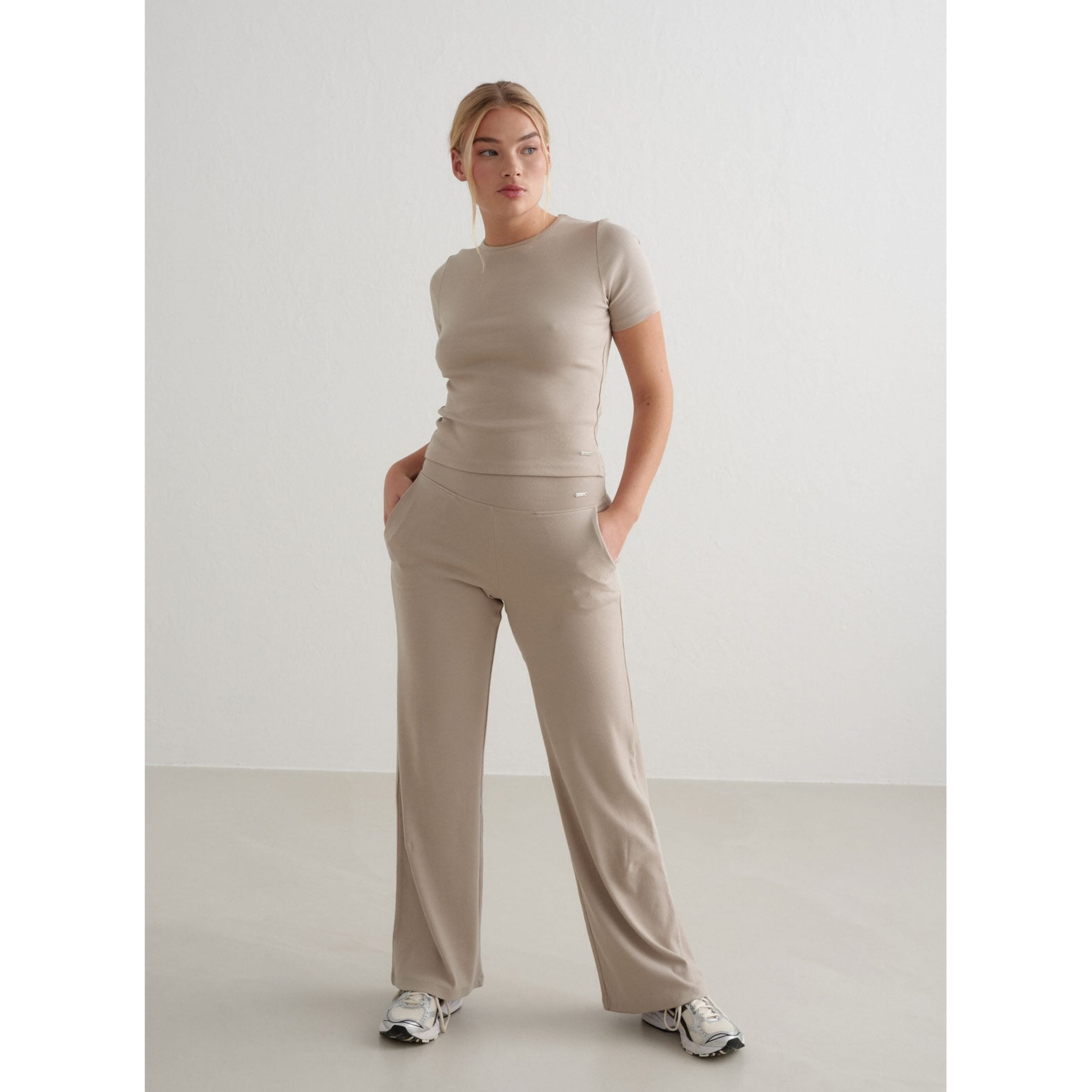Dark Clay Ease Ribbed Wide Pants