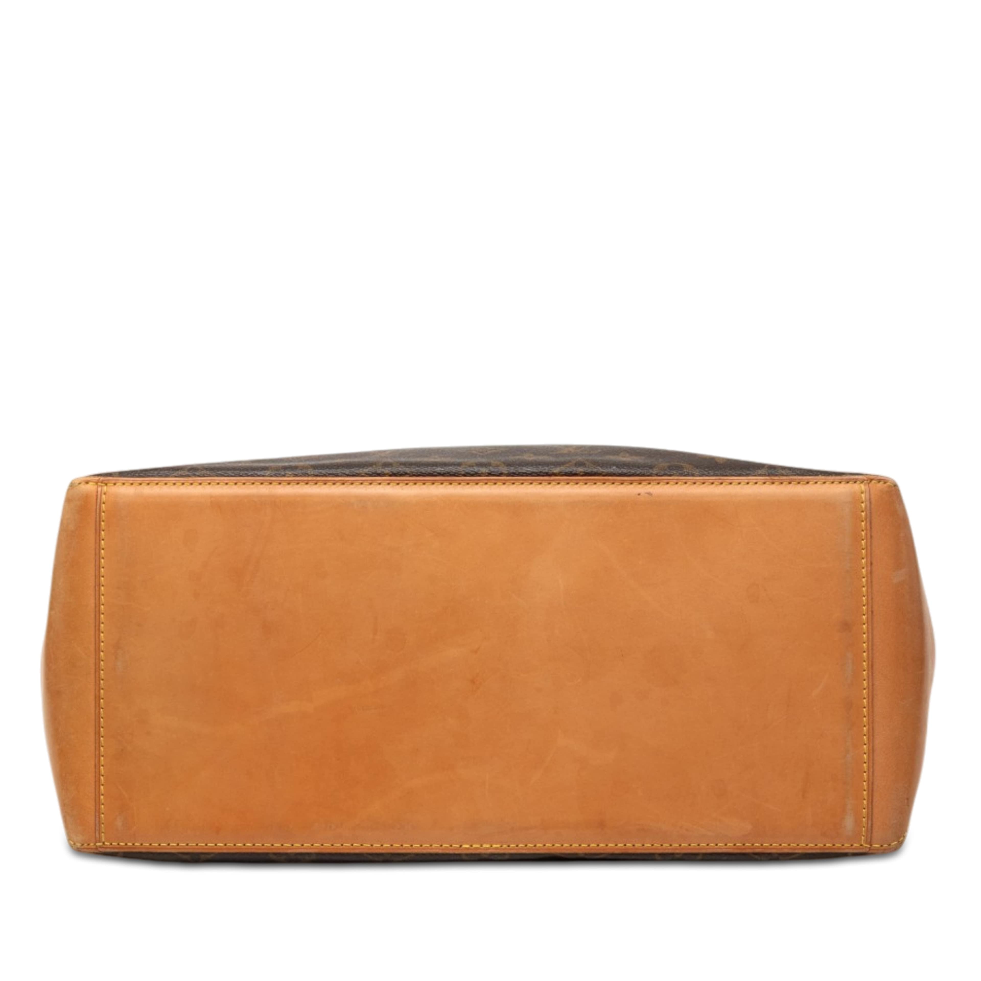 Louis Vuitton Monogram Cabas Mezzo, från Luxclusif, i färgen brun. Klicka för att öppna bilden i stort format