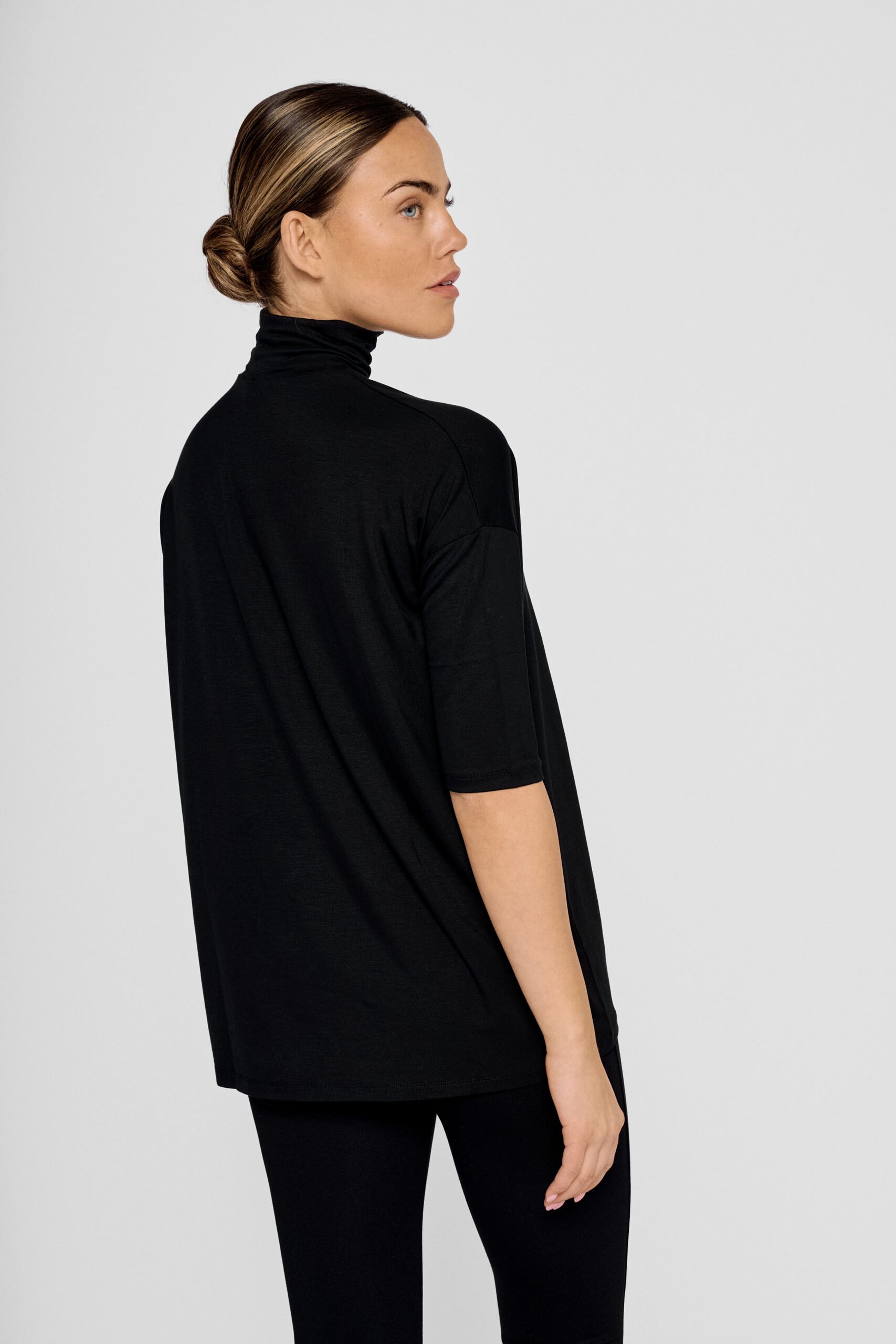 Tomasine Turtleneck Top - Black