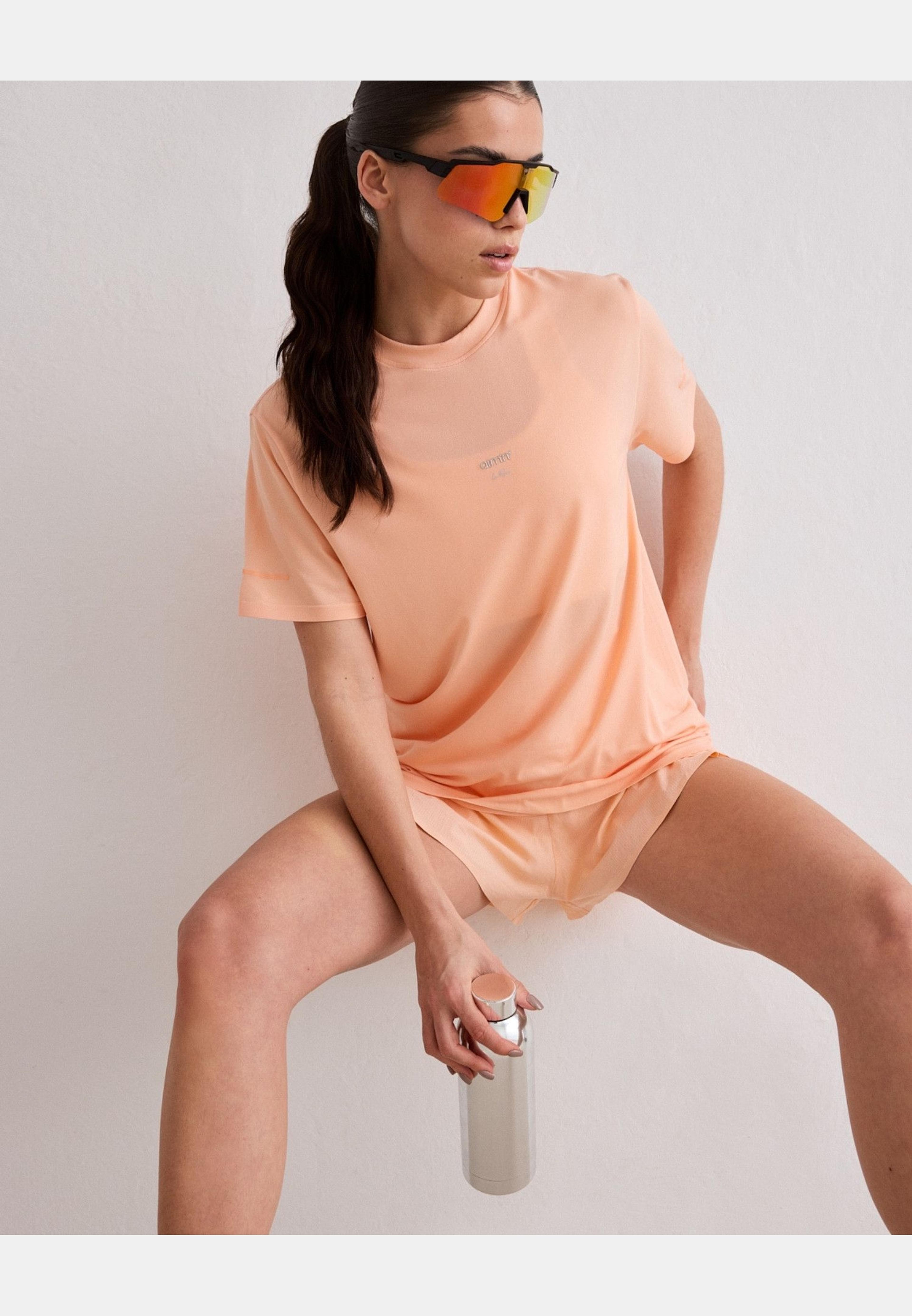 Le Run Seamless Running T-shirt, från aim'n, i färgen peach. Klicka för att öppna bilden i stort format
