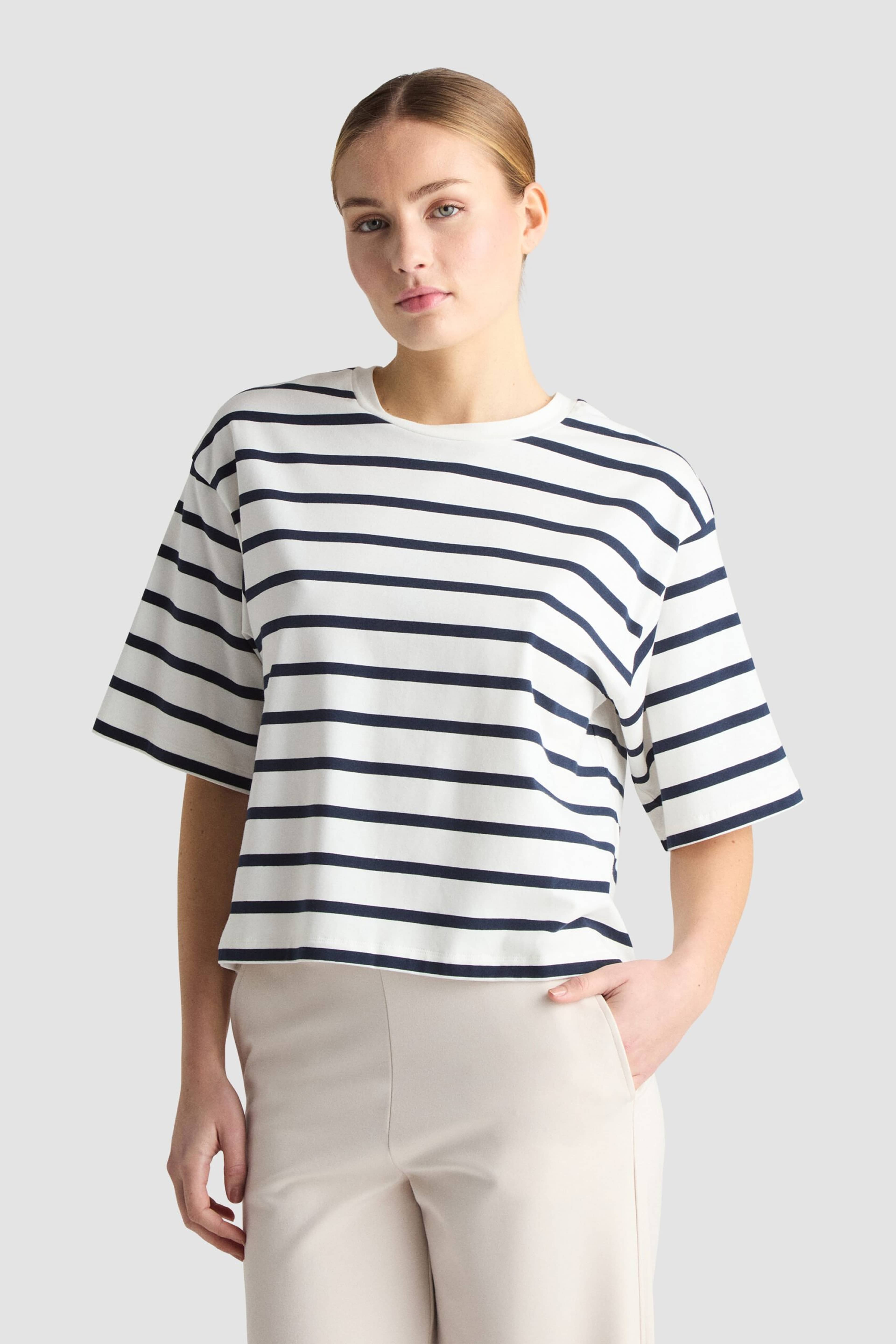 Tibi Tee - Midnight Stripe, från Residus, i färgen blue. Klicka för att öppna bilden i stort format