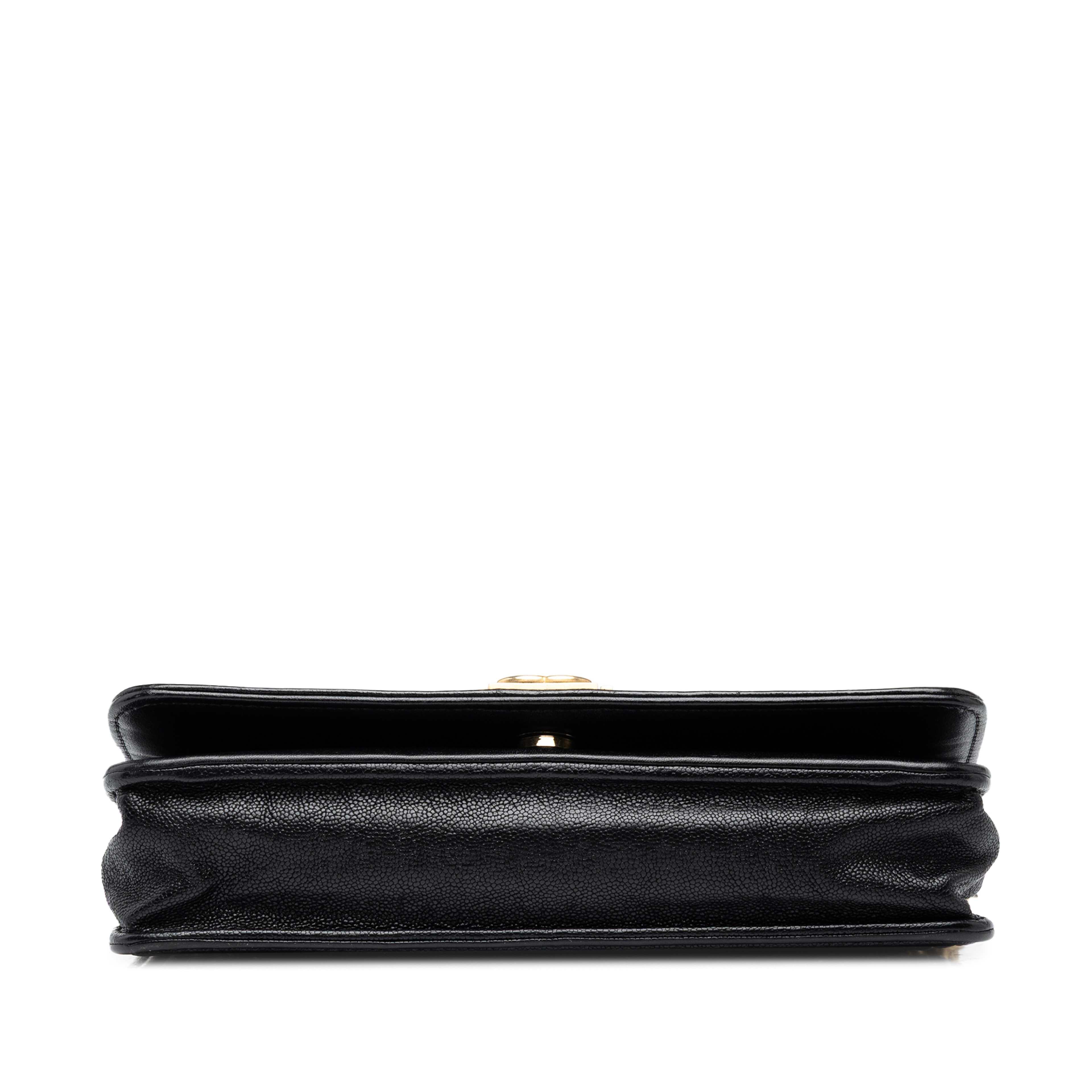Chanel Quilted Caviar Boy Wallet On Chain, från Luxclusif, i färgen svart. Klicka för att öppna bilden i stort format