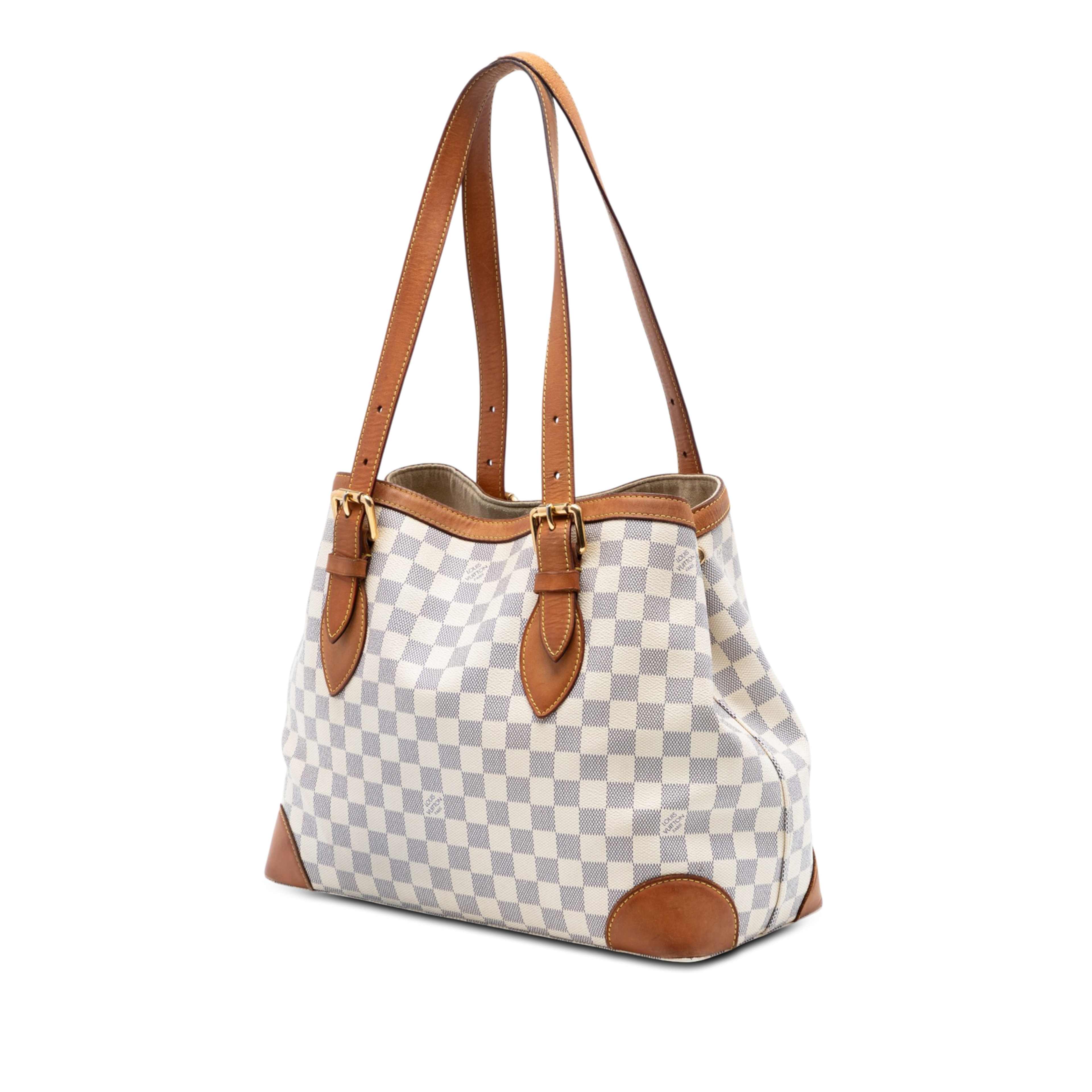 Louis Vuitton Damier Azur Hampstead Mm, från Luxclusif, i färgen white. Klicka för att öppna bilden i stort format