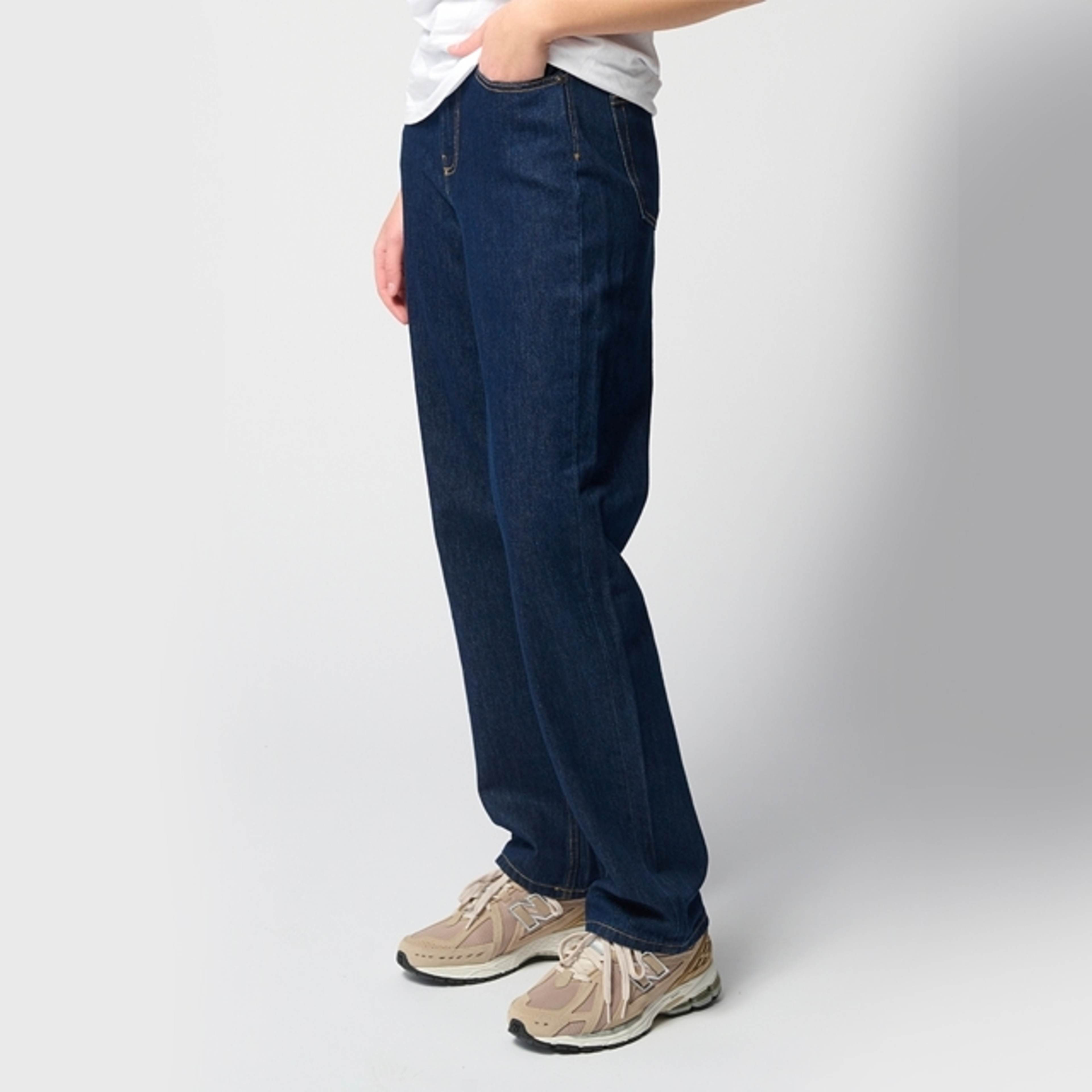 Performance Loose Jeans