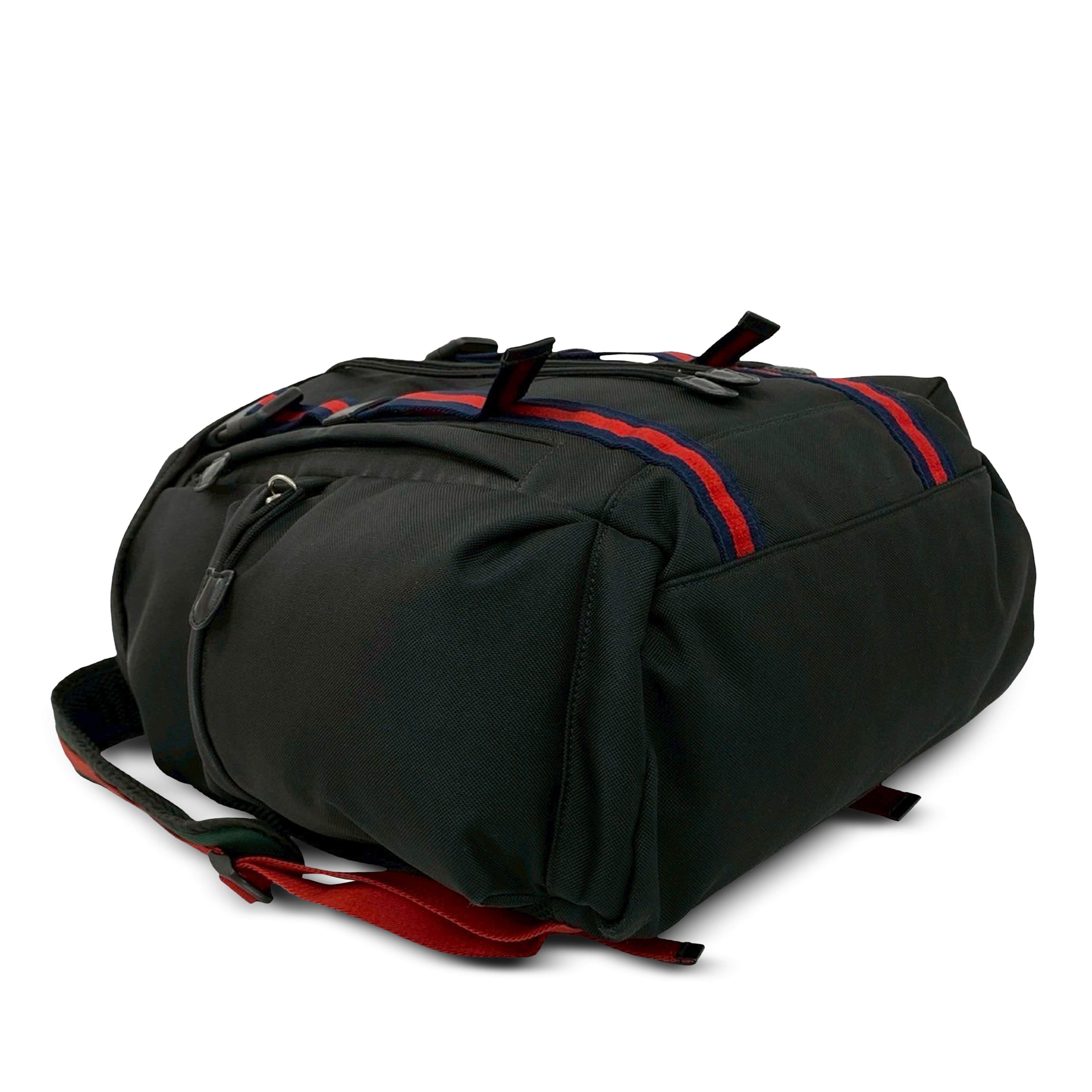 Gucci Canvas Techno Web Animalier Backpack, från Luxclusif, i färgen black. Klicka för att öppna bilden i stort format