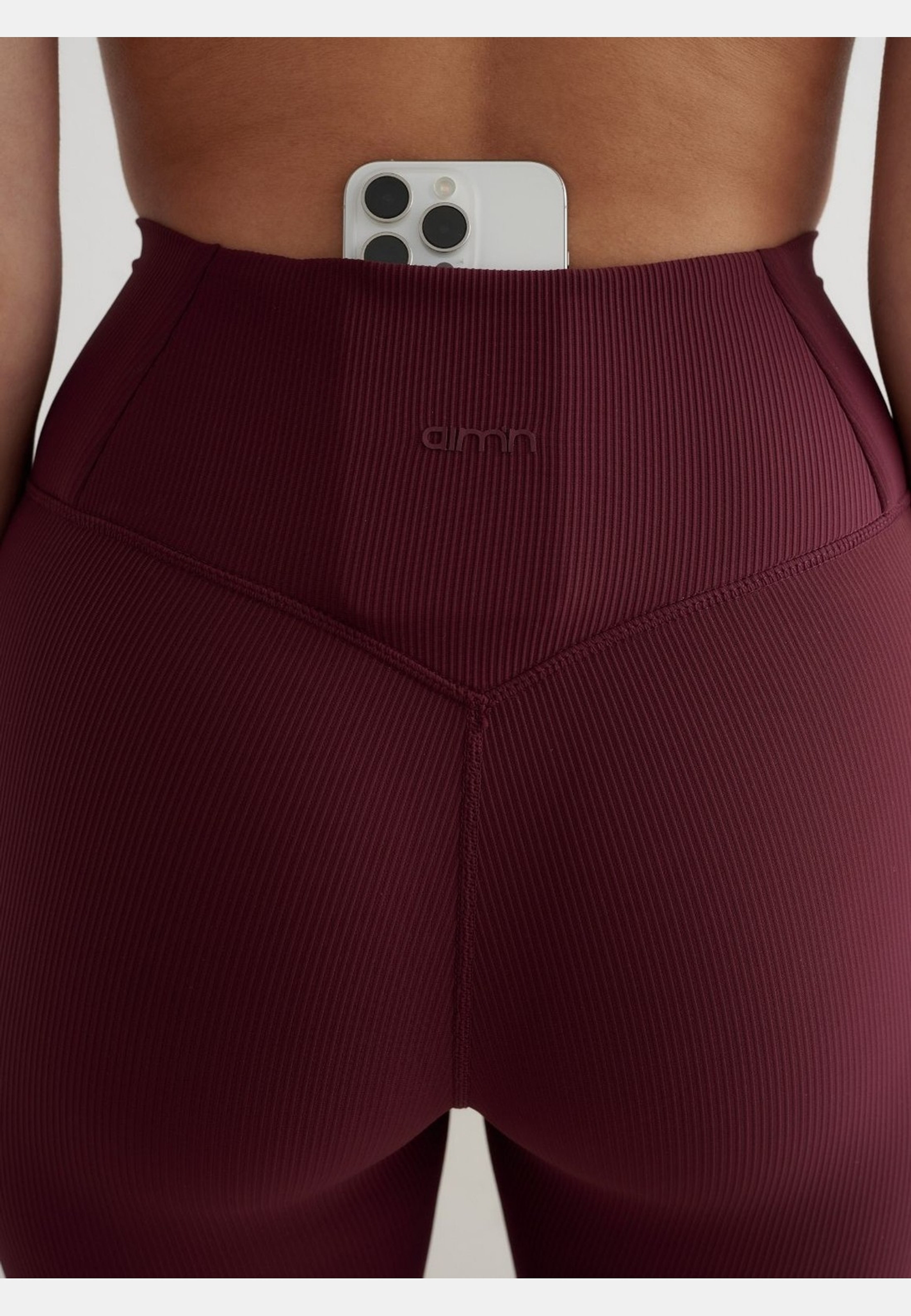 Ribbed Performance Tights, från aim'n, i färgen cherry. Klicka för att öppna bilden i stort format