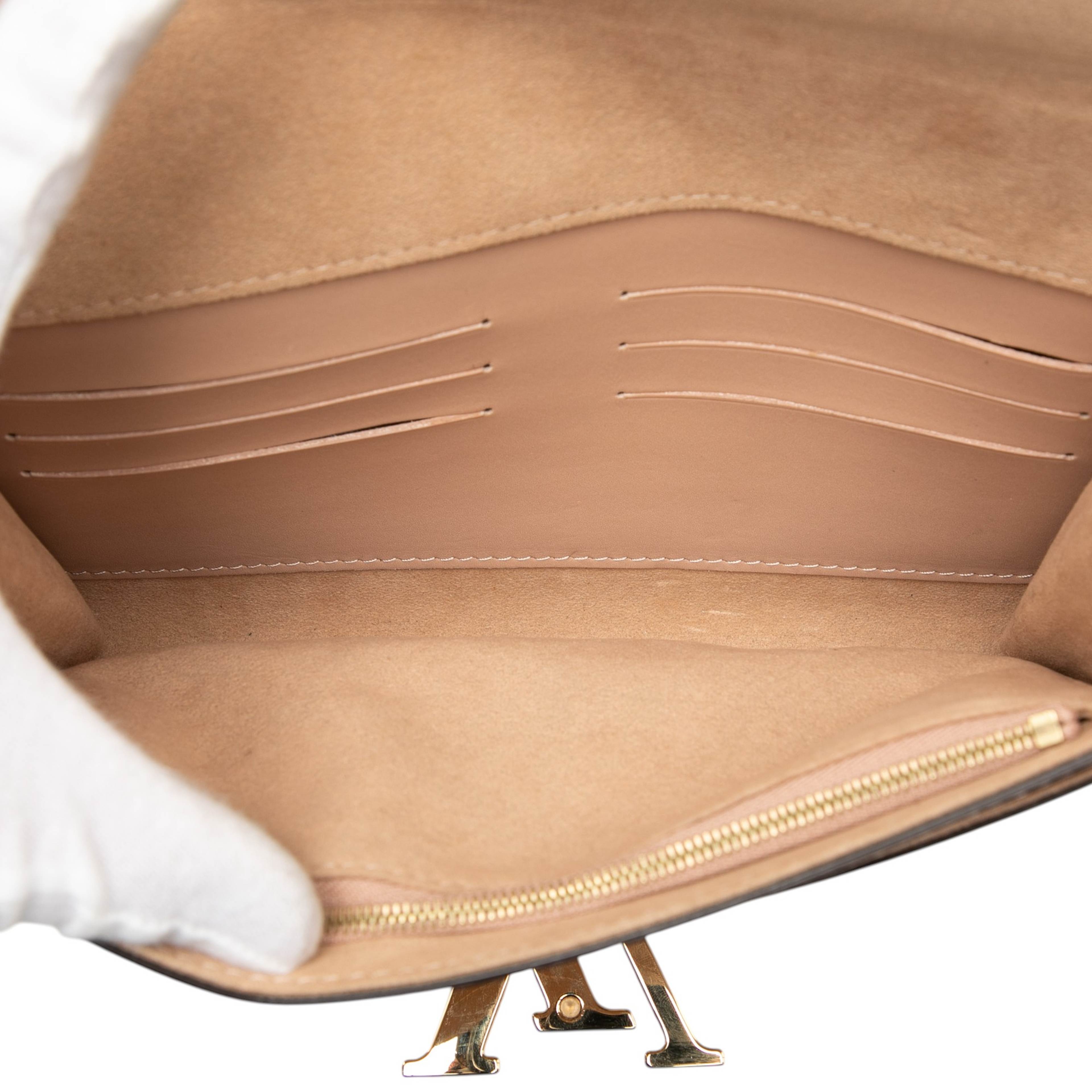 Louis Vuitton Louise Chain Gm, från Luxclusif, i färgen beige. Klicka för att öppna bilden i stort format