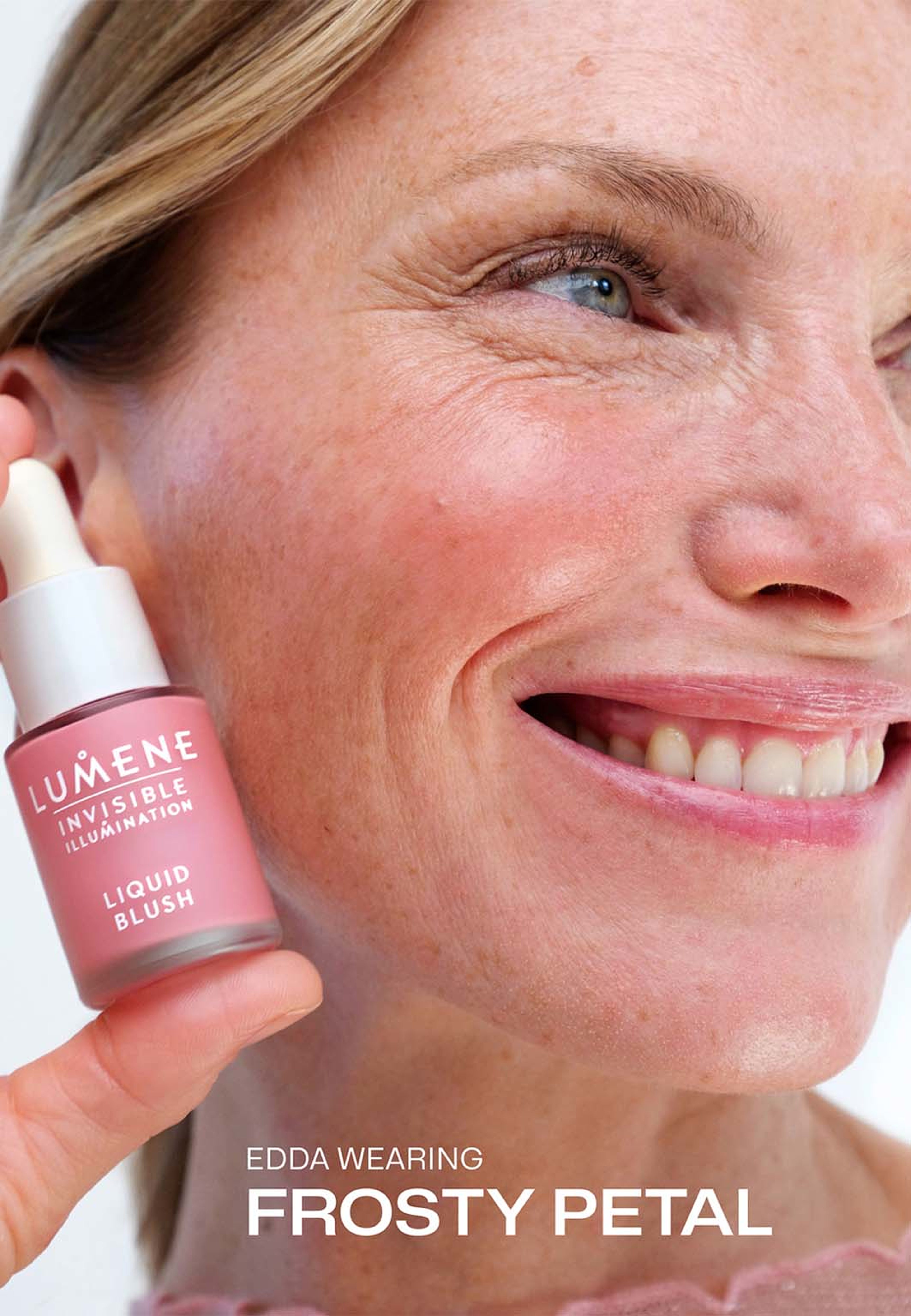 Liquid Blush, från Lumene, i färgen Frosty Petal. Klicka för att öppna bilden i stort format