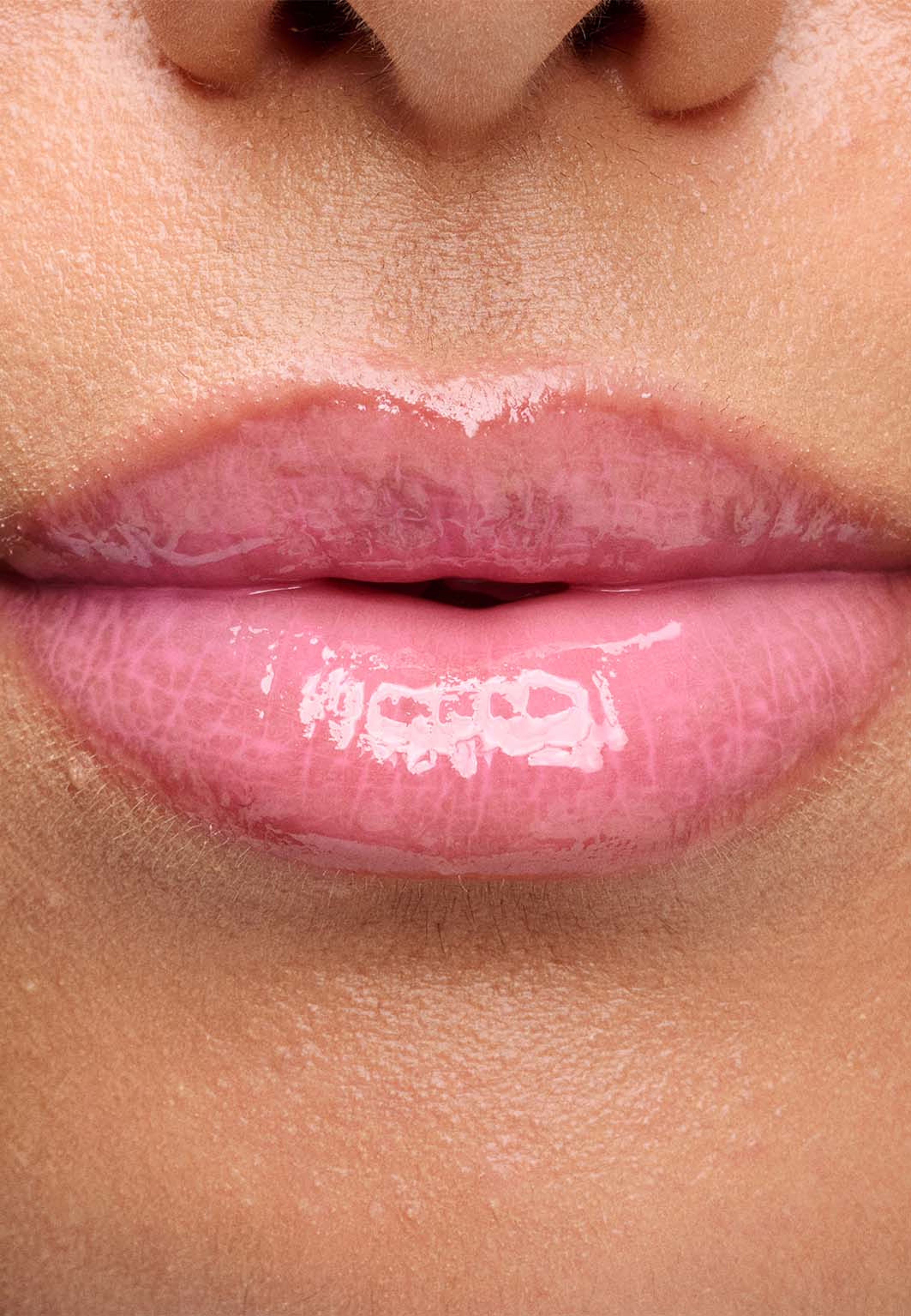 Lip Glow Oil Balm SPF30, från Lumene, i färgen Marsmallow. Klicka för att öppna bilden i stort format