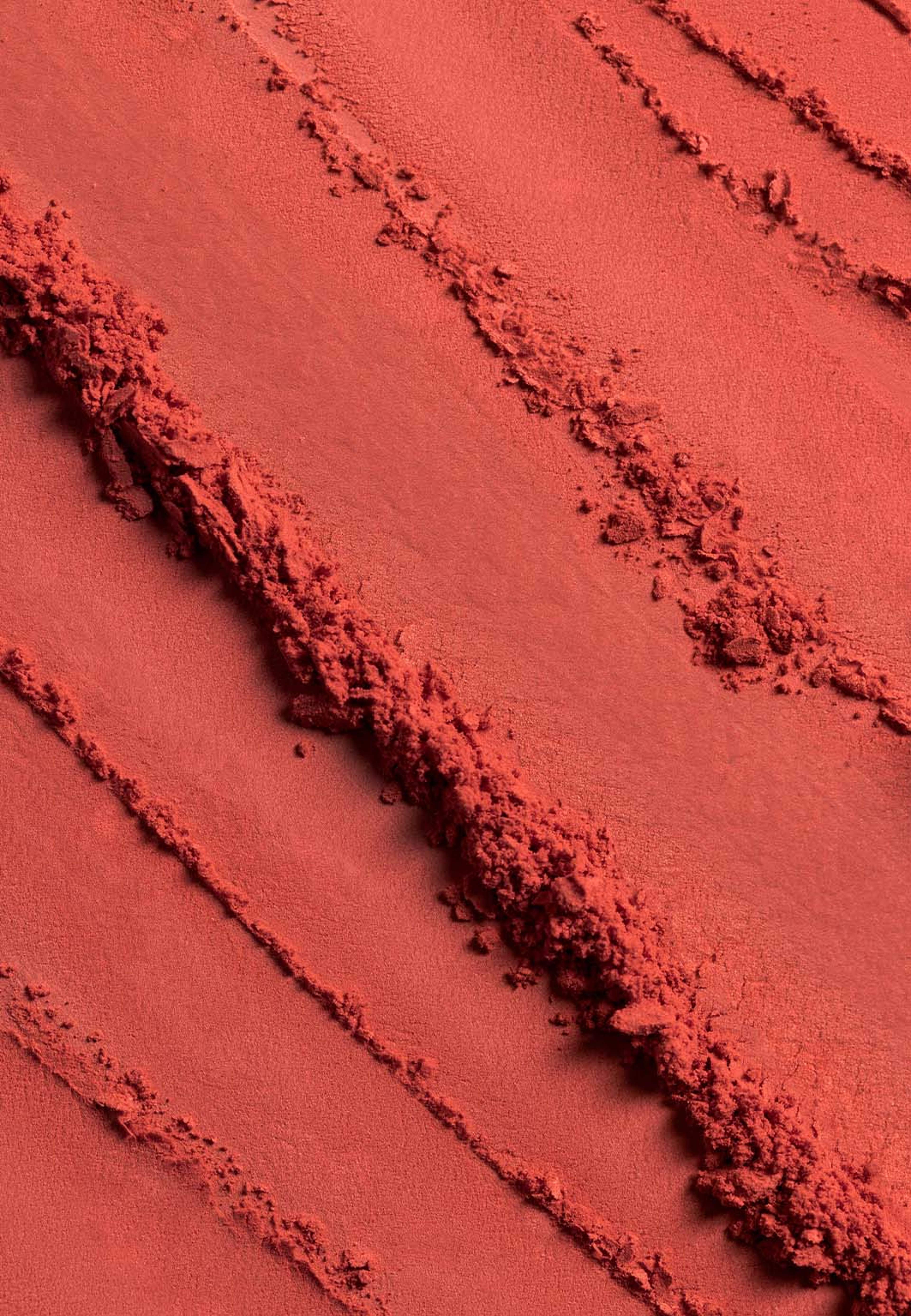 Soft Glow Powder Blush, från Lumene, i färgen Ruby Sunset. Klicka för att öppna bilden i stort format