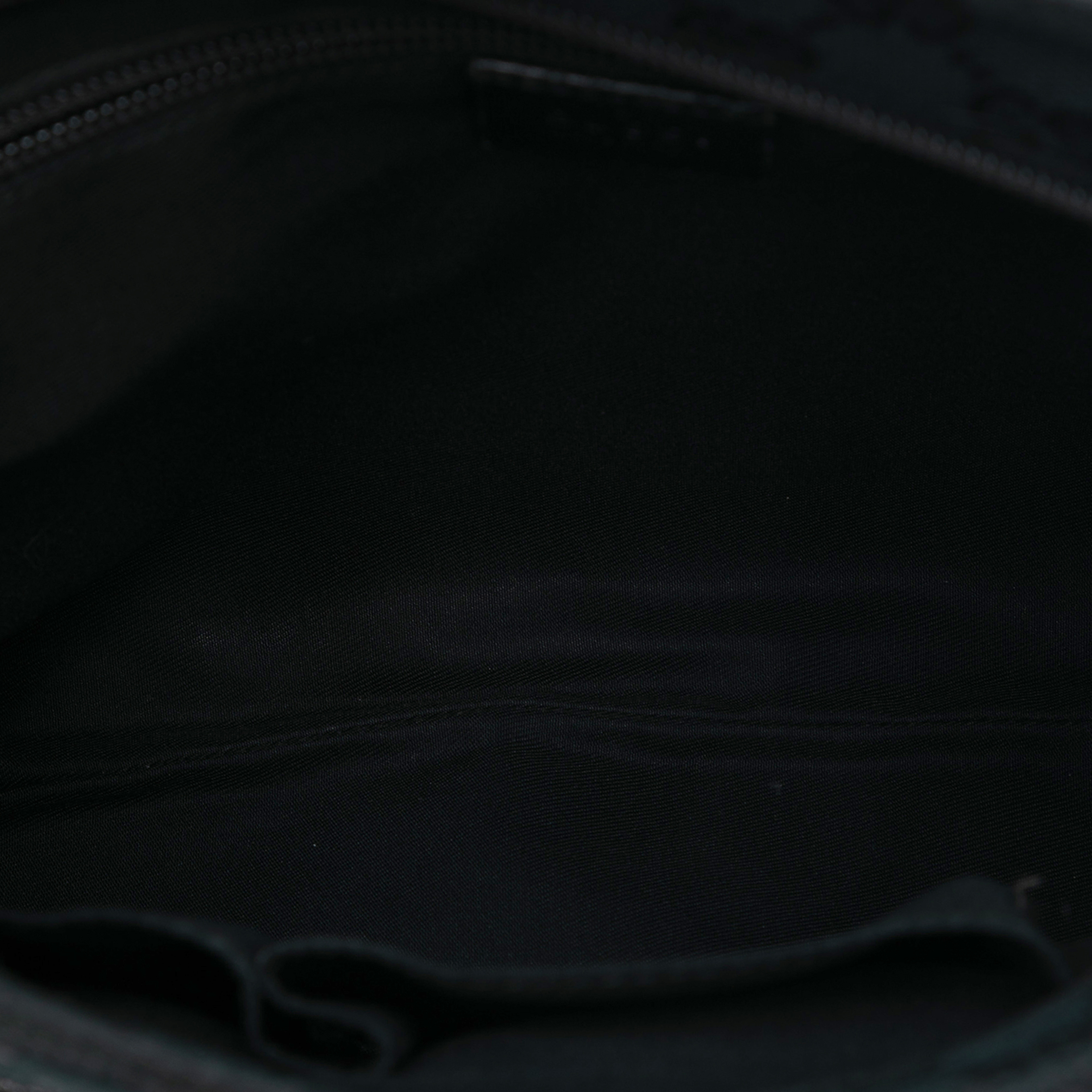 Gucci Gg Canvas Web Crossbody, från Luxclusif, i färgen black. Klicka för att öppna bilden i stort format