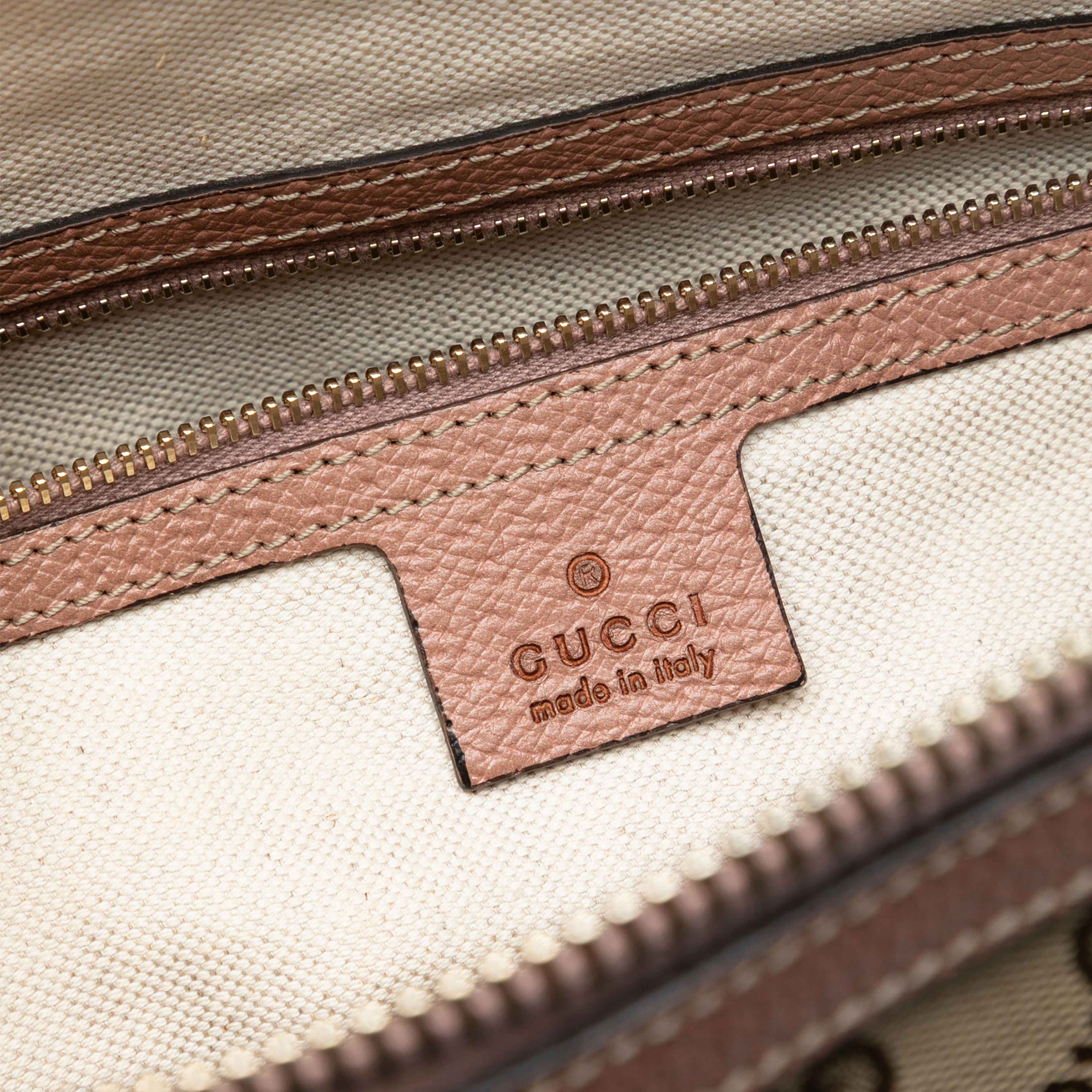 Gucci Medium Gg Canvas Bree Dome Tote, från Luxclusif, i färgen beige. Klicka för att öppna bilden i stort format