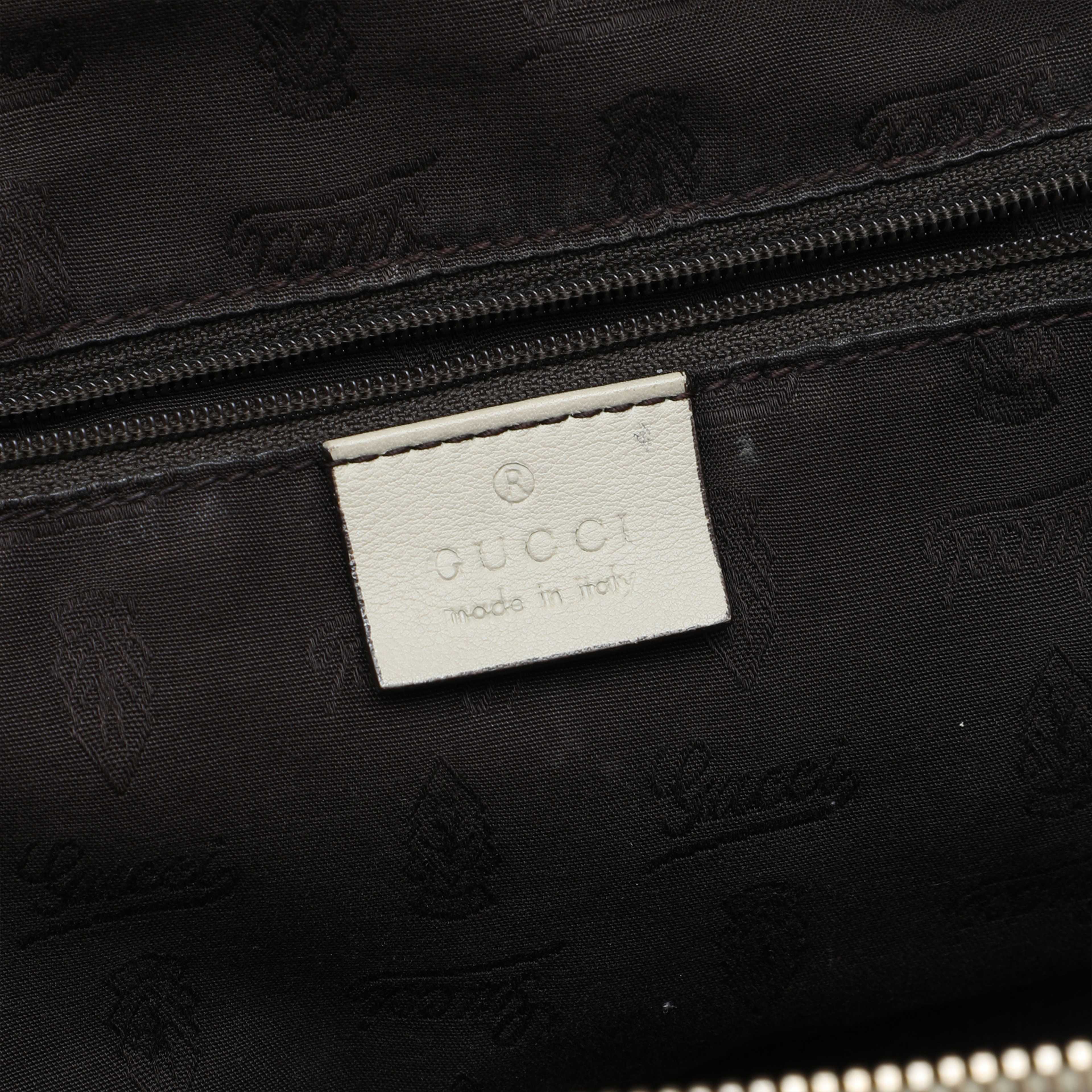 Gucci Guccissima Sukey Satchel, från Luxclusif, i färgen vit. Klicka för att öppna bilden i stort format