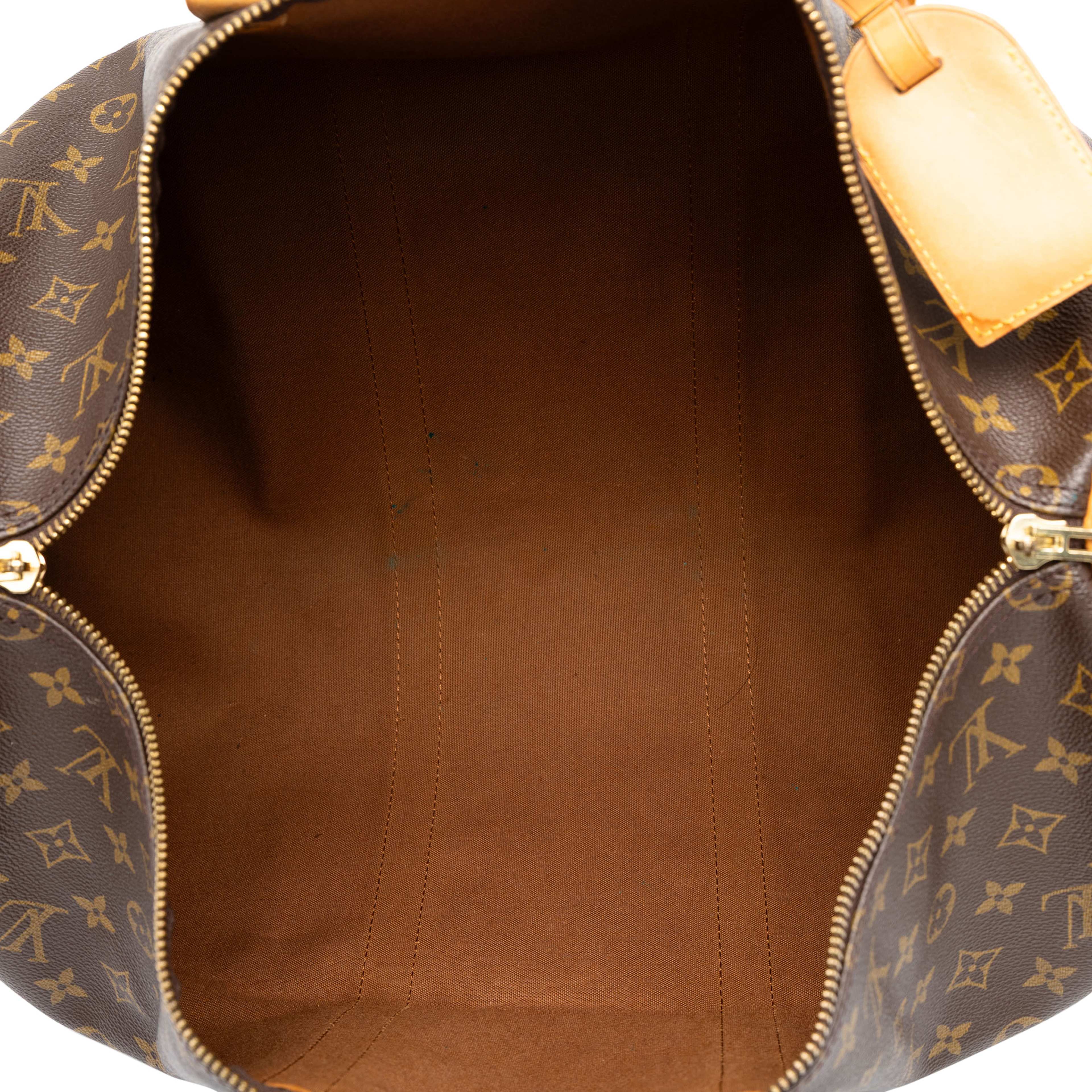 Louis Vuitton Monogram Keepall 50, från Luxclusif, i färgen brun. Klicka för att öppna bilden i stort format