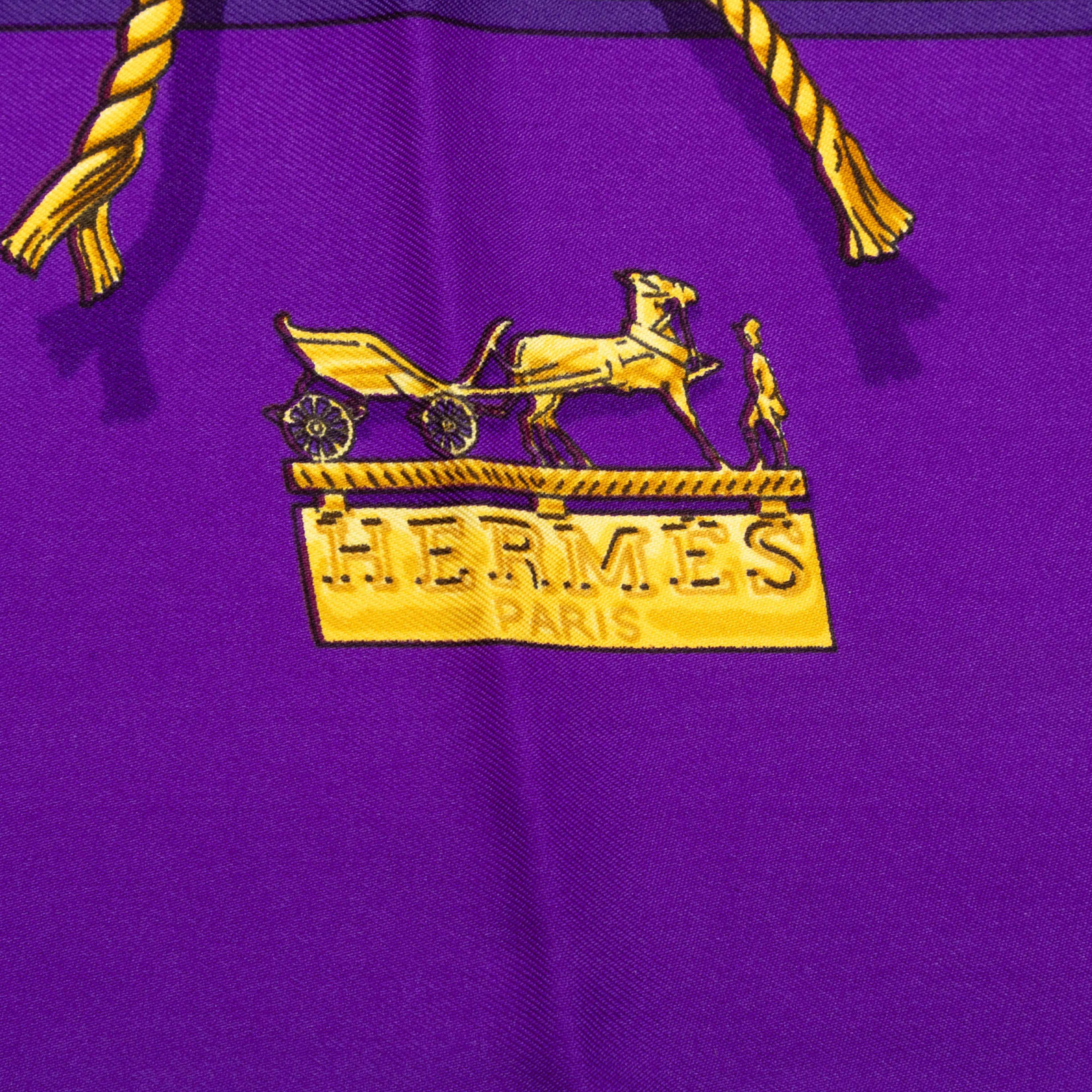Hermès Clips Silk Scarf 90, från Luxclusif, i färgen purpur. Klicka för att öppna bilden i stort format