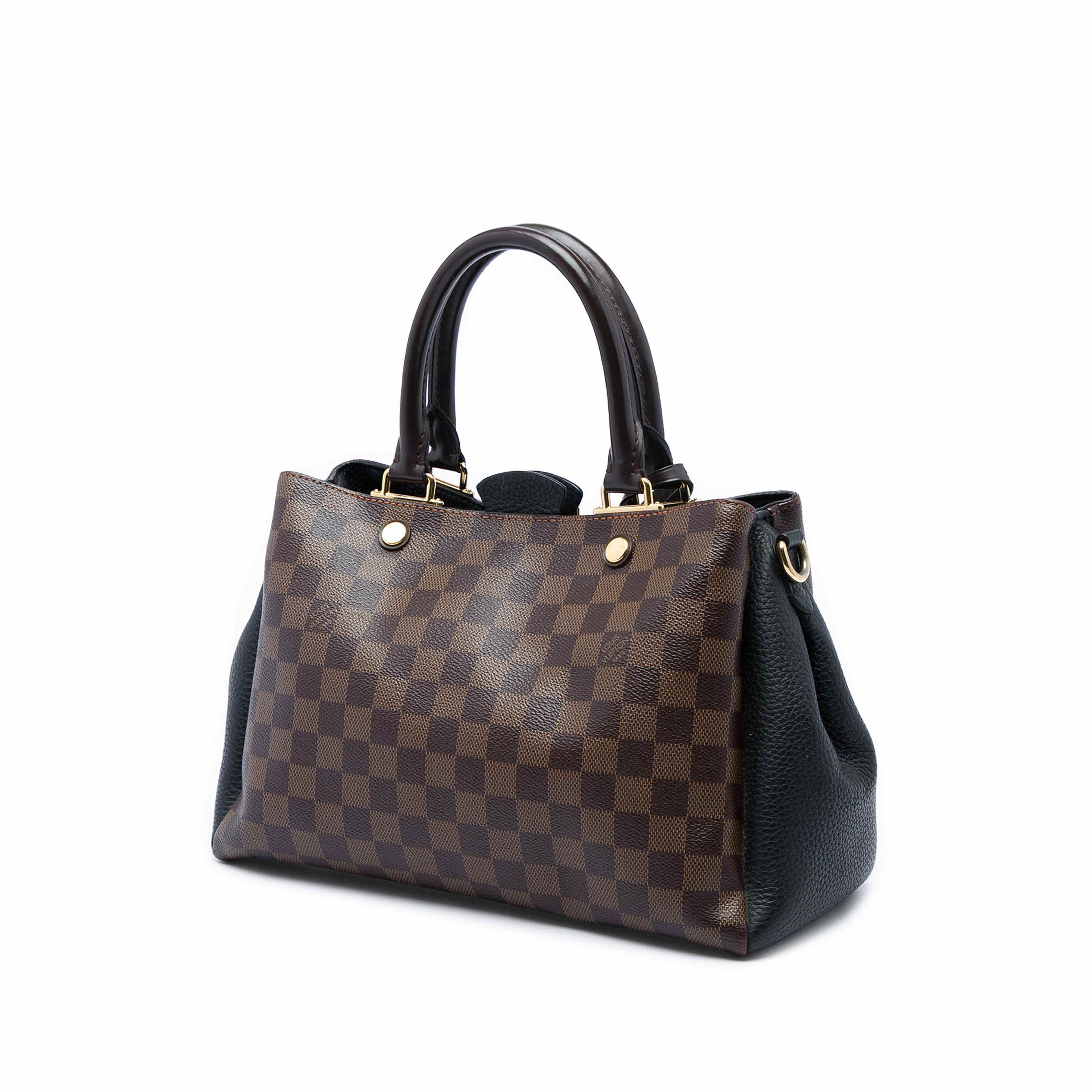 Louis Vuitton Damier Ebene Brittany, från Luxclusif, i färgen svart. Klicka för att öppna bilden i stort format