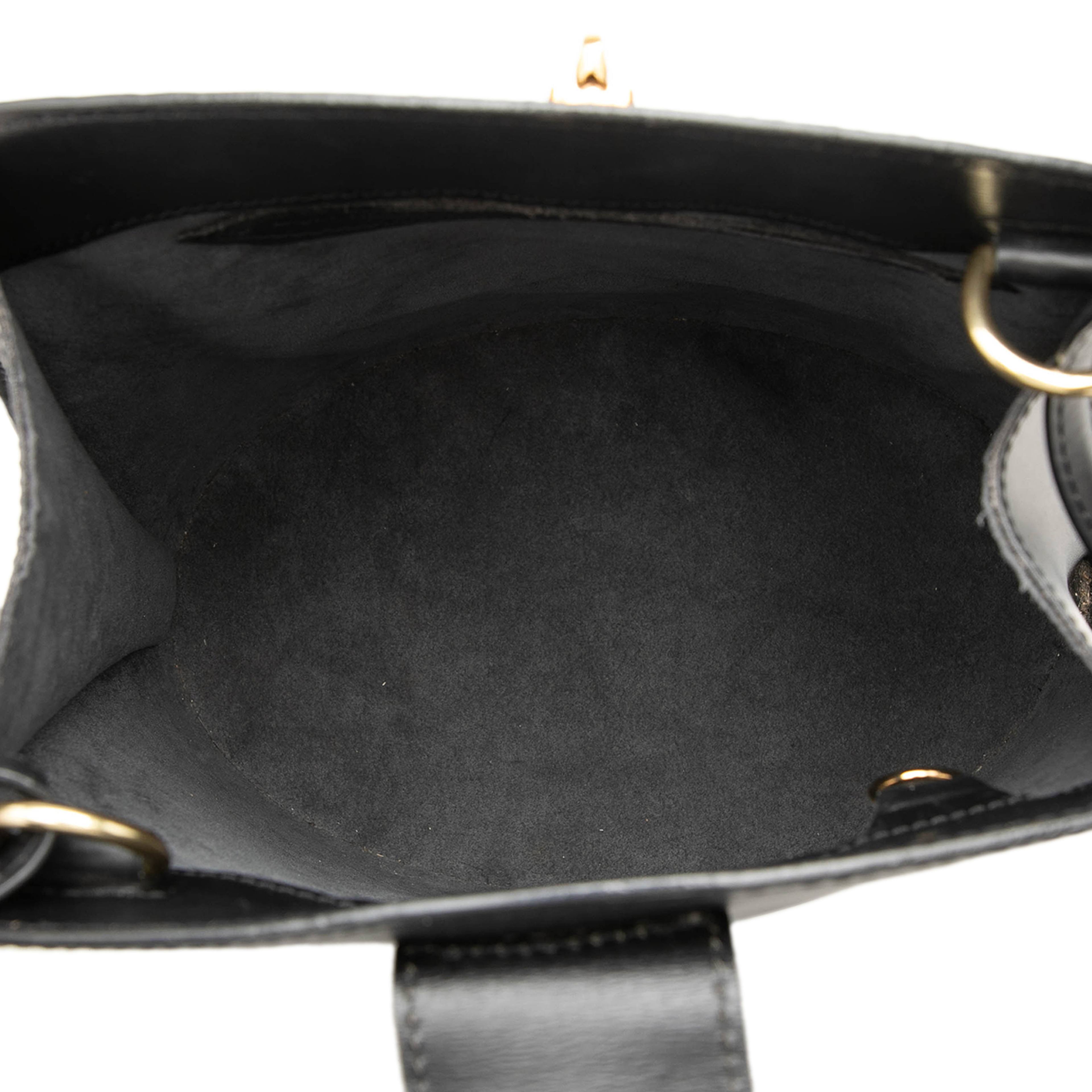 Louis Vuitton Epi Cluny, från Luxclusif, i färgen svart. Klicka för att öppna bilden i stort format
