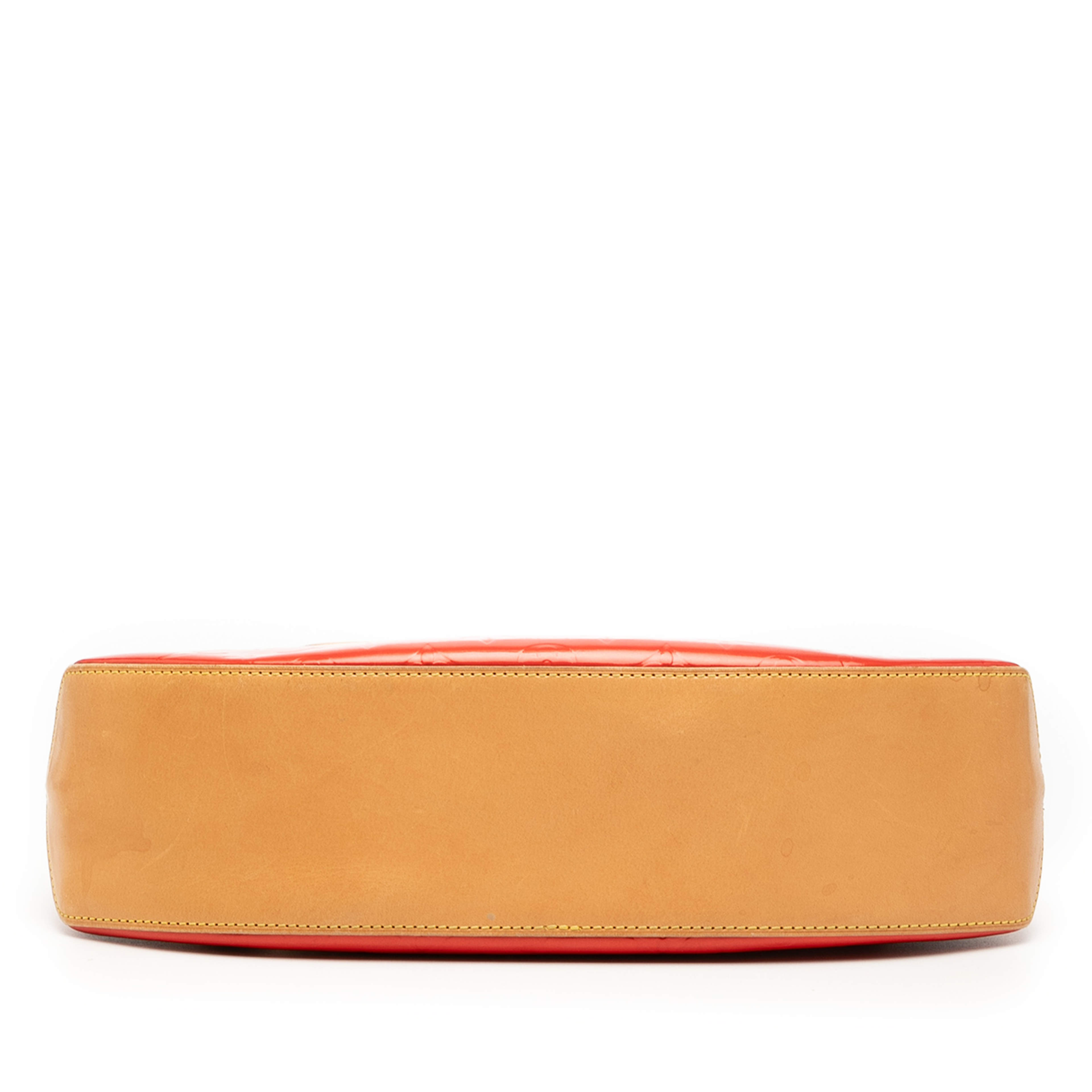 Louis Vuitton Monogram Vernis Biscayne Bay Gm, från Luxclusif, i färgen röd. Klicka för att öppna bilden i stort format