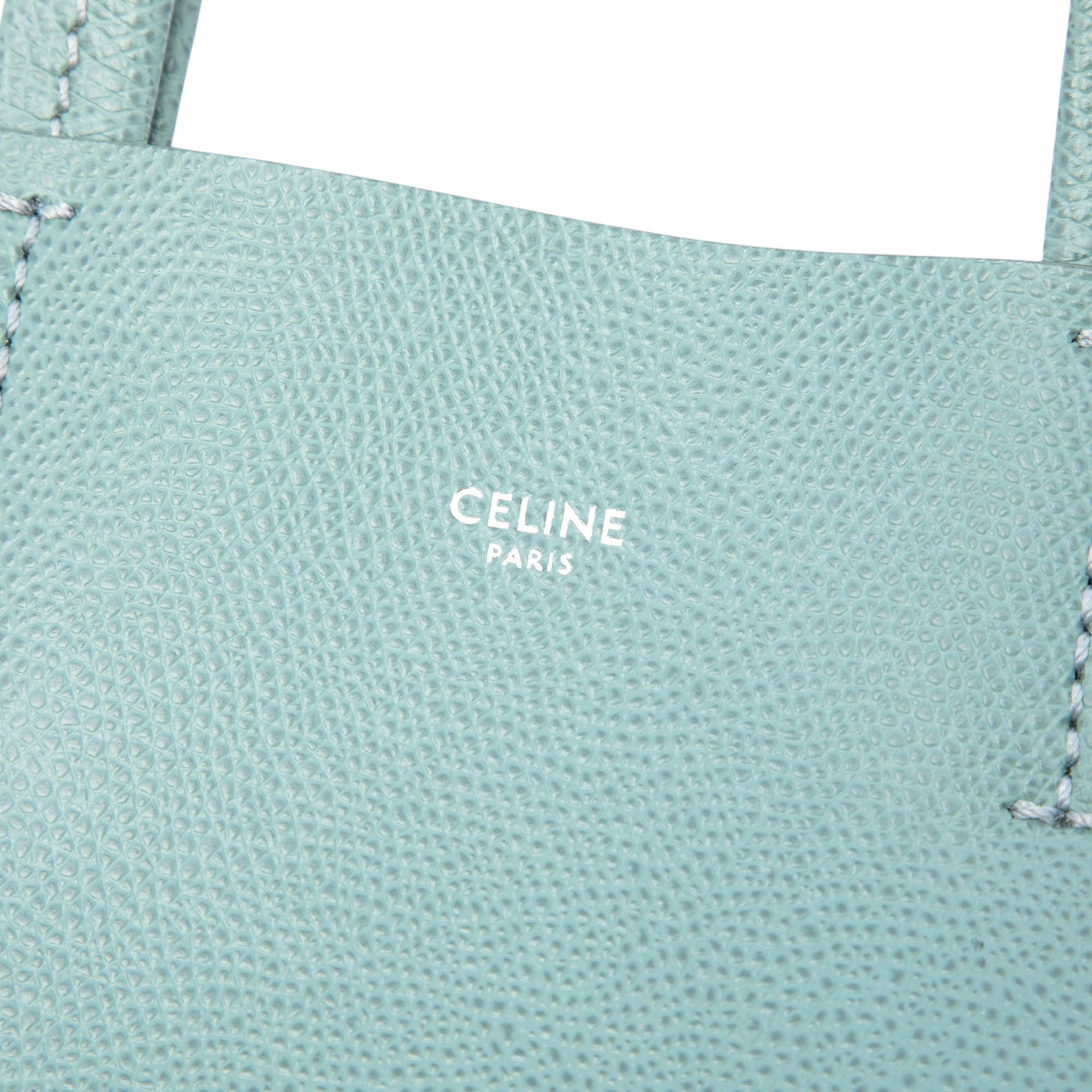 Celine Small Grained Calfskin Vertical Cabas Tote, från Luxclusif, i färgen light blue. Klicka för att öppna bilden i stort format