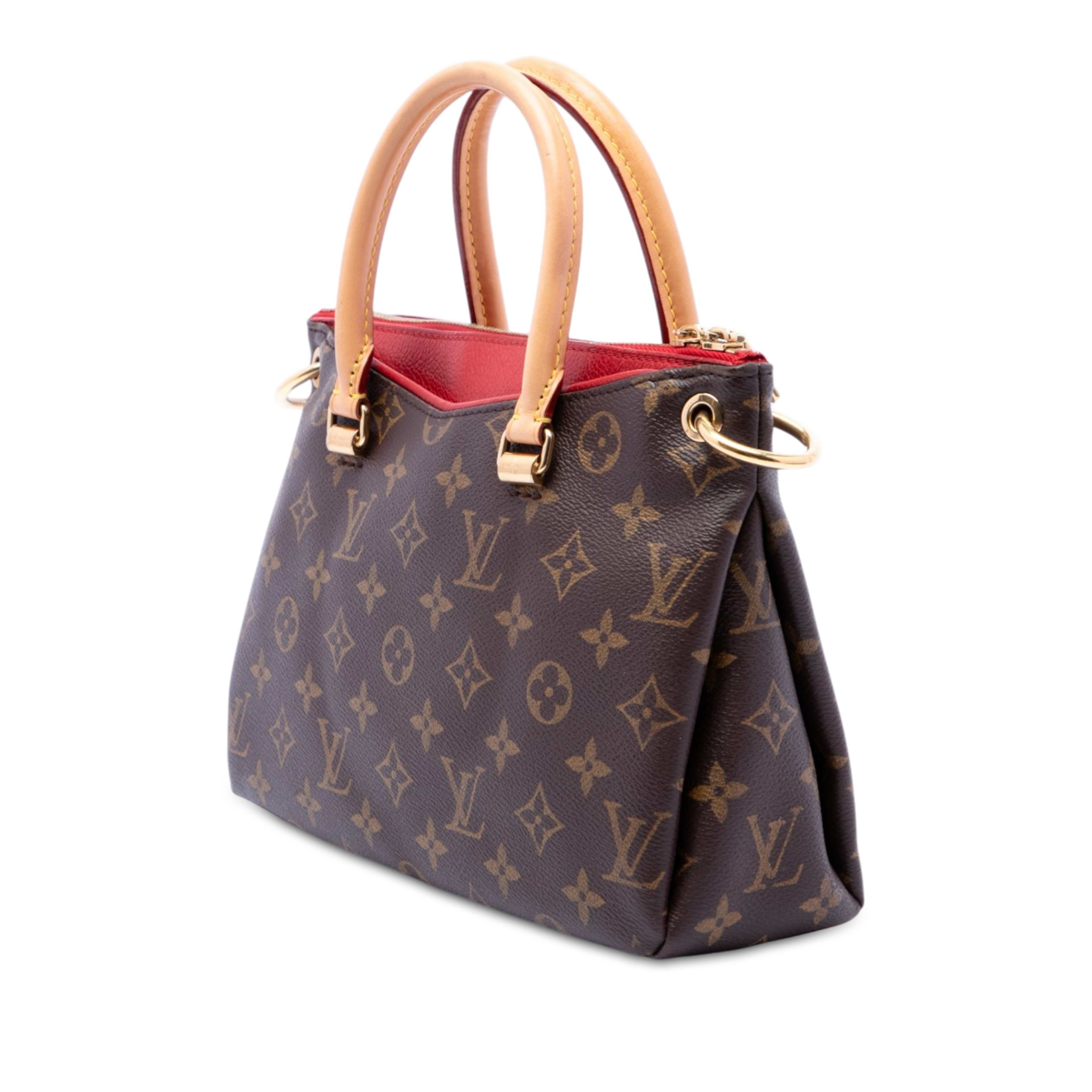 Louis Vuitton Monogram Pallas Bb, från Luxclusif, i färgen brun. Klicka för att öppna bilden i stort format