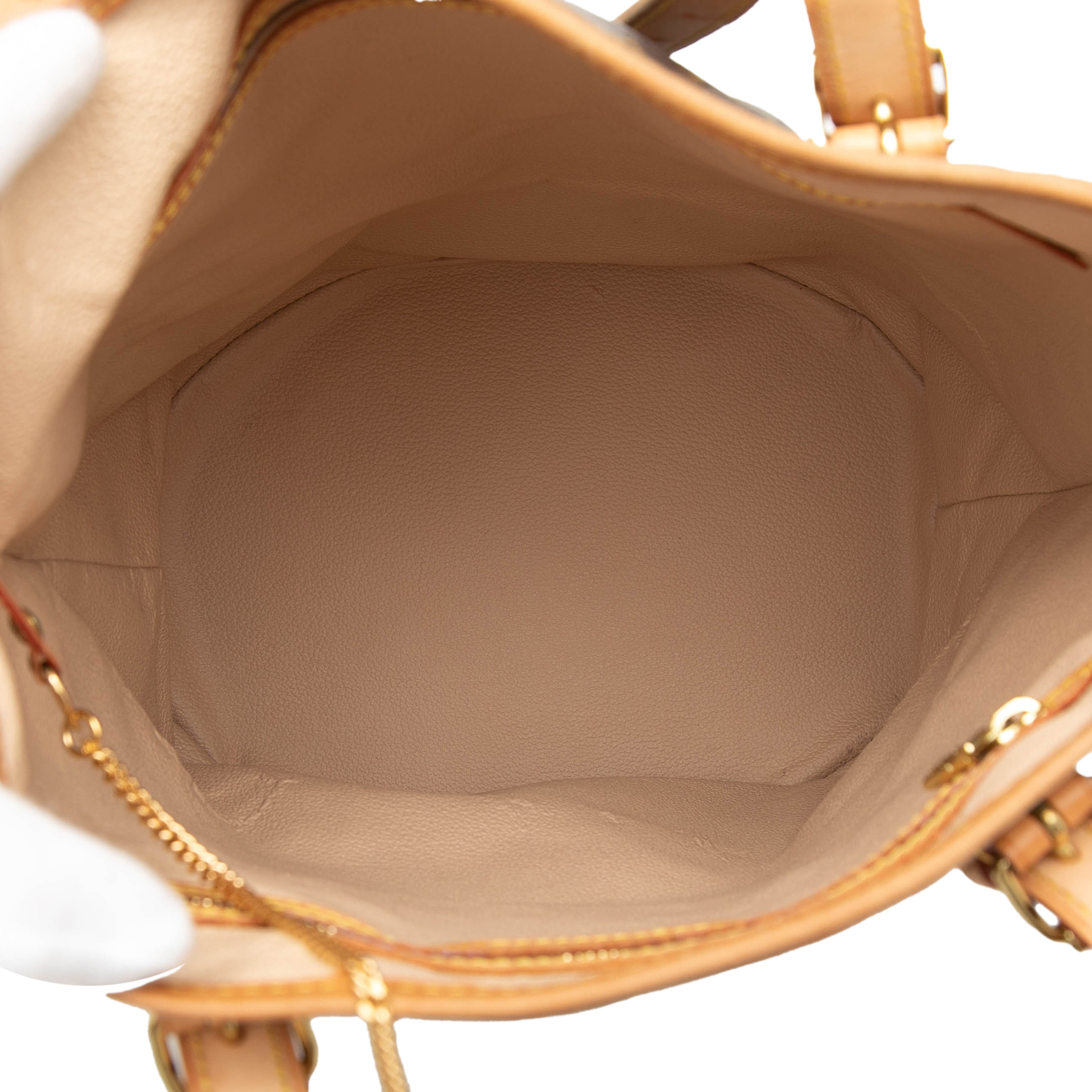 Louis Vuitton Monogram Bucket Gm, från Luxclusif, i färgen brown. Klicka för att öppna bilden i stort format