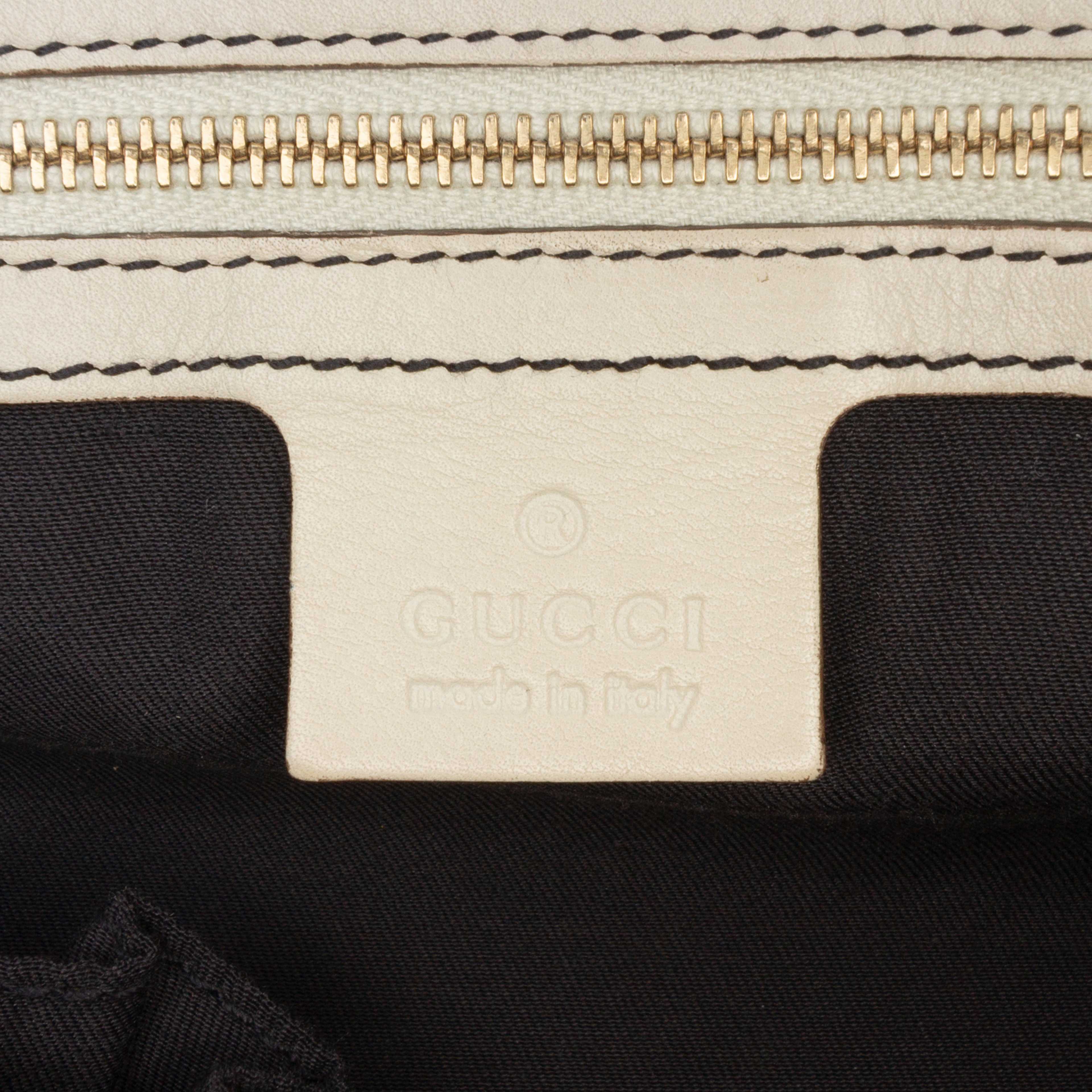 Gucci Gg Canvas Web Crossbody, från Luxclusif, i färgen beige. Klicka för att öppna bilden i stort format