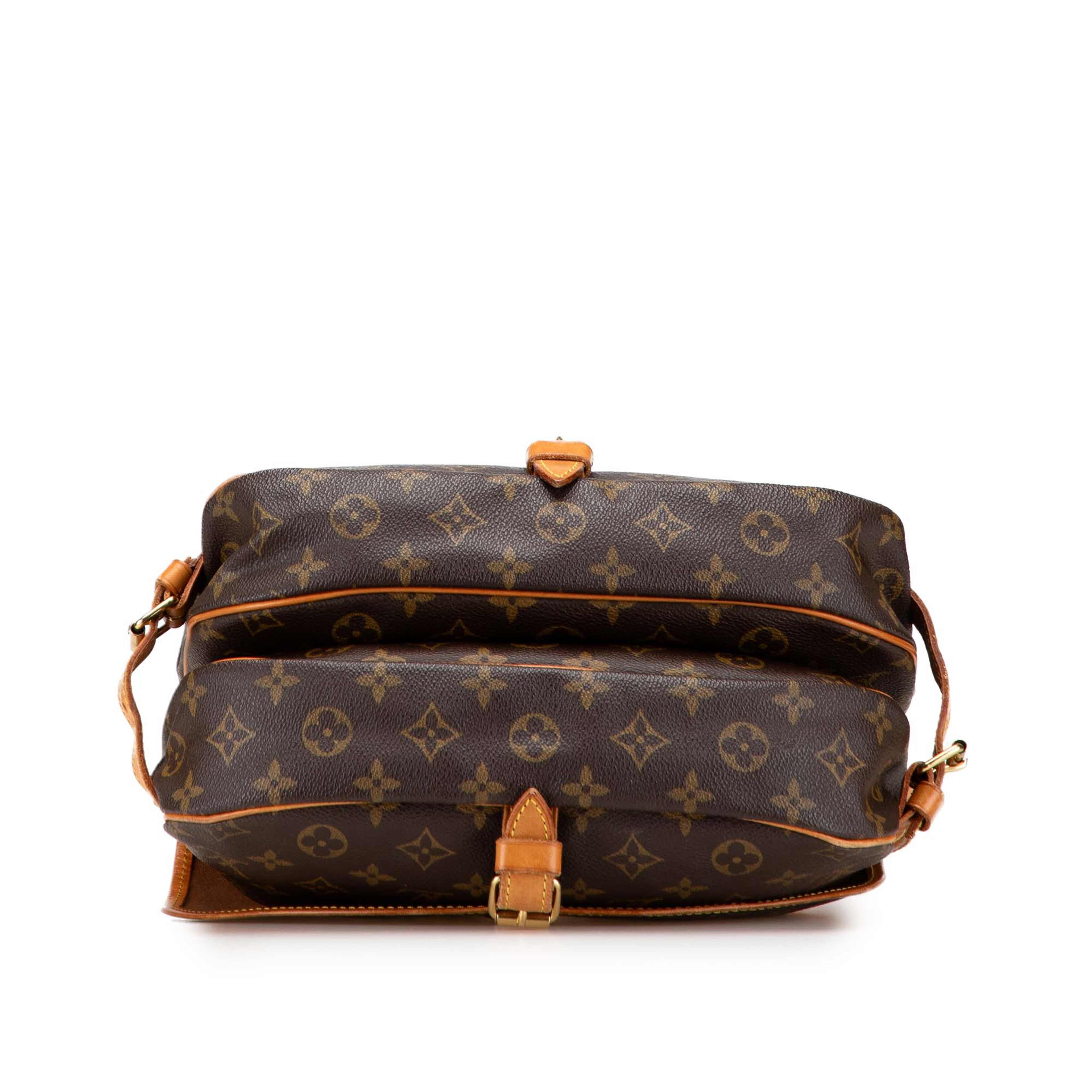 Louis Vuitton Monogram Saumur 30, från Luxclusif, i färgen brown.