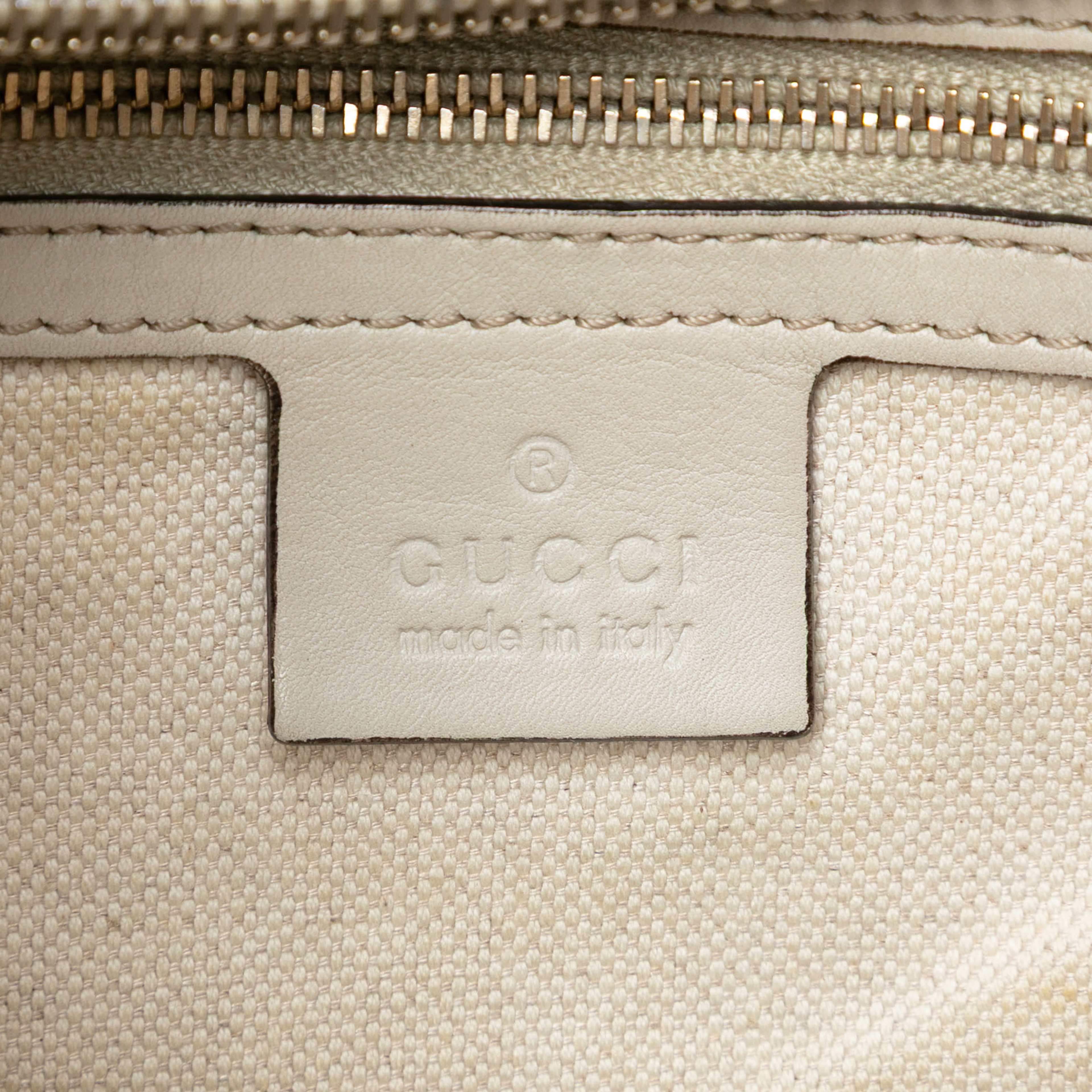 Gucci Guccissima Lovely Shoulder Bag, från Luxclusif, i färgen off white. Klicka för att öppna bilden i stort format