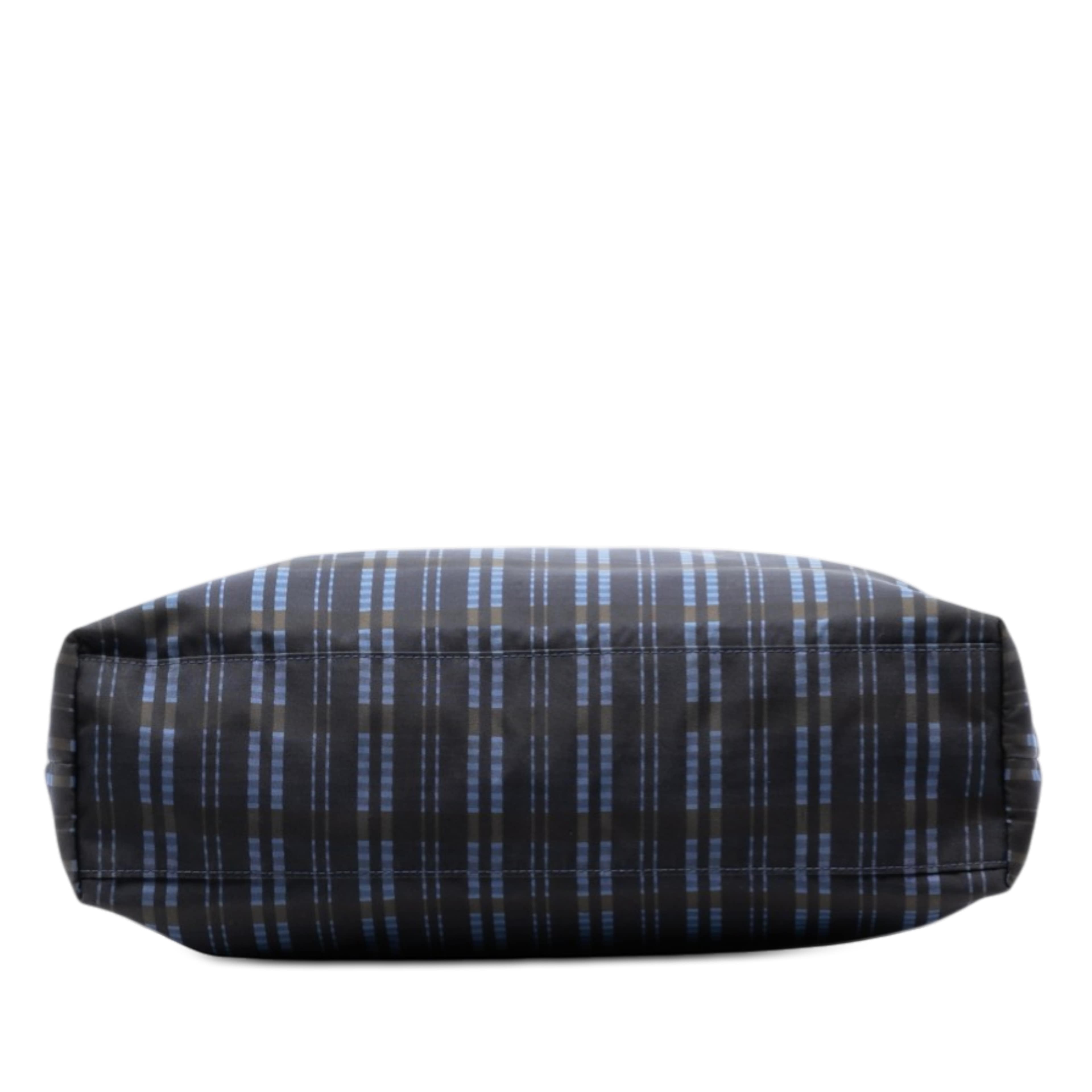 Prada Tessuto Stampato Tote, från Luxclusif, i färgen navy. Klicka för att öppna bilden i stort format