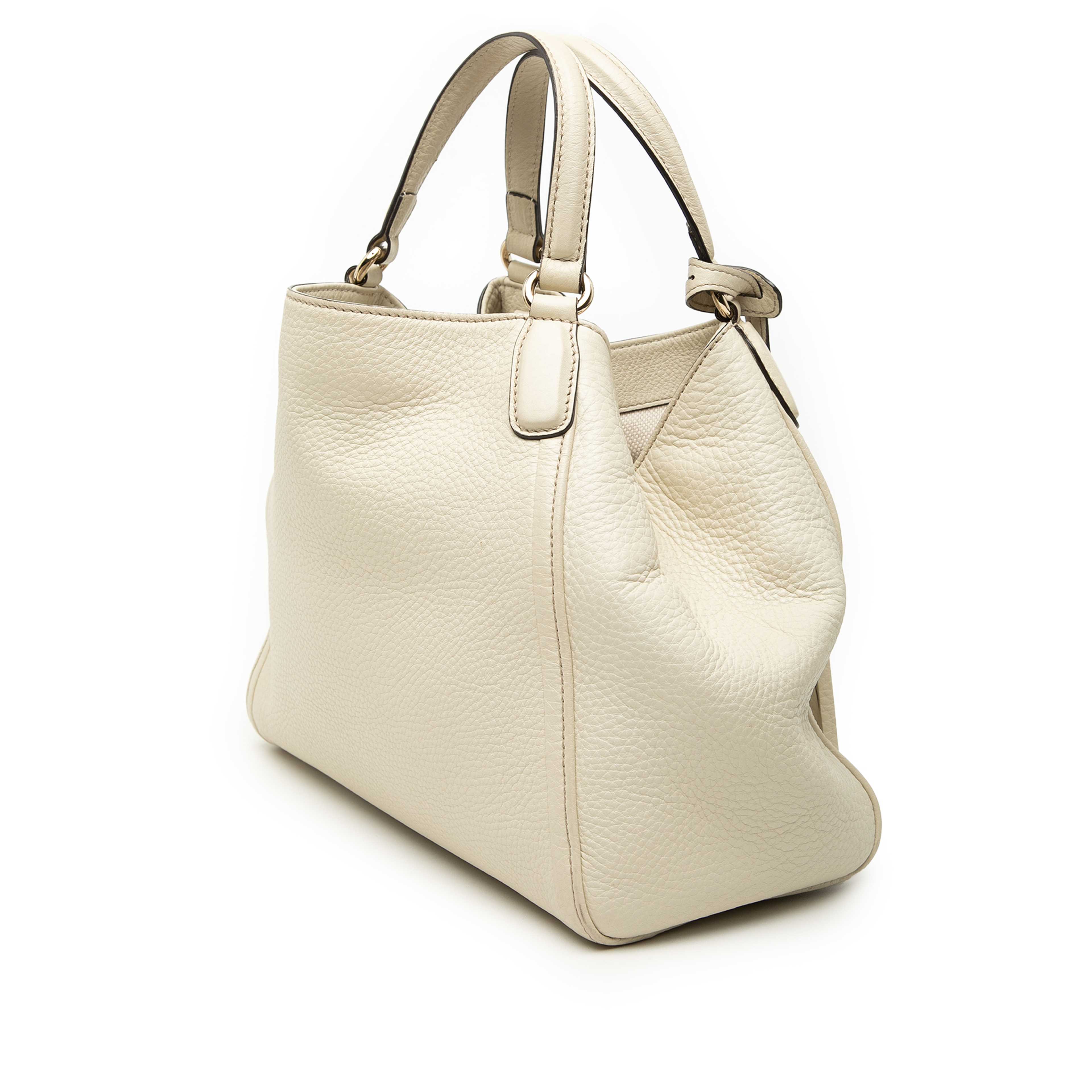 Gucci Small Leather Soho Satchel, från Luxclusif, i färgen white. Klicka för att öppna bilden i stort format