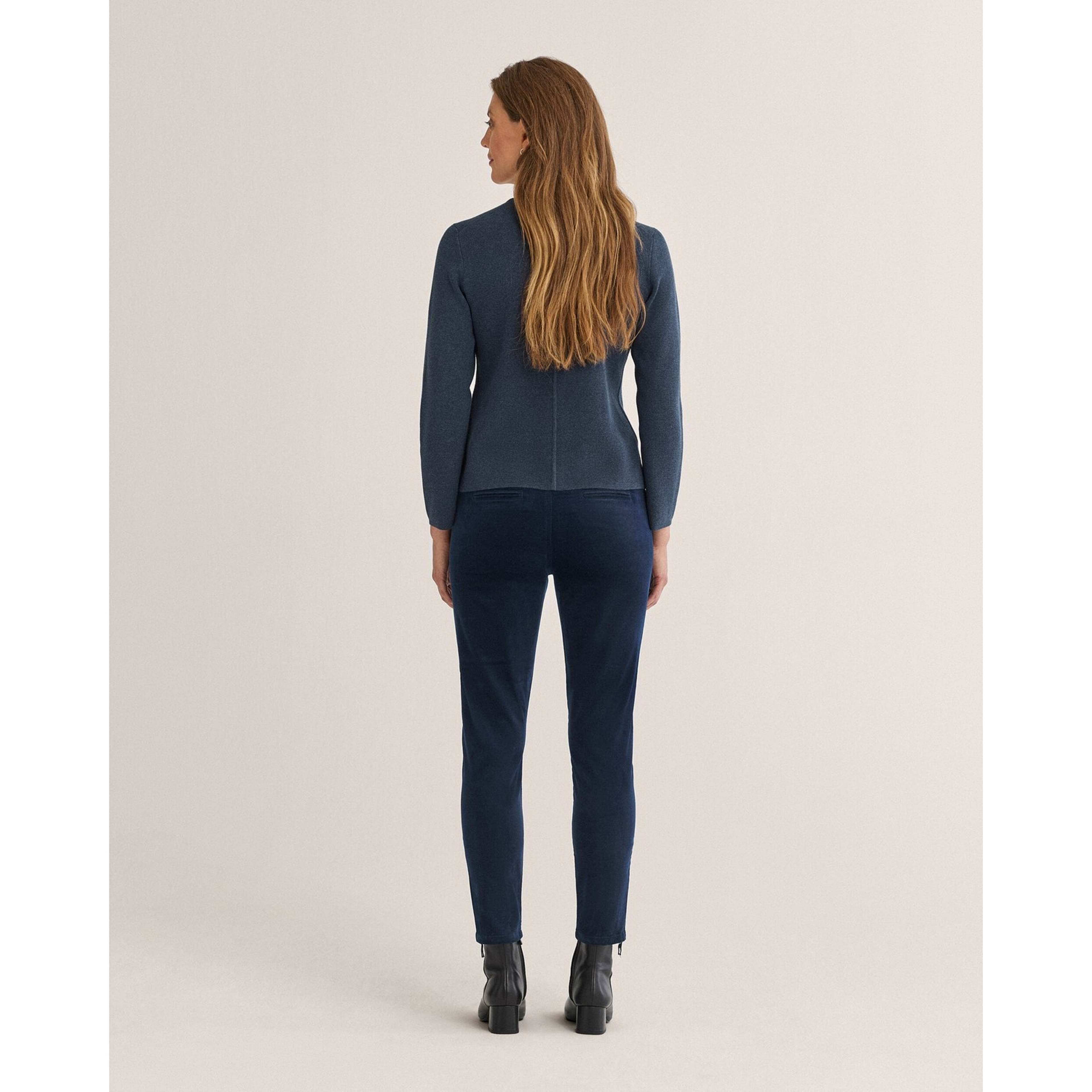 Sammetsbyxa Jodhpurs, från Newhouse, i färgen marinblå. Klicka för att öppna bilden i stort format