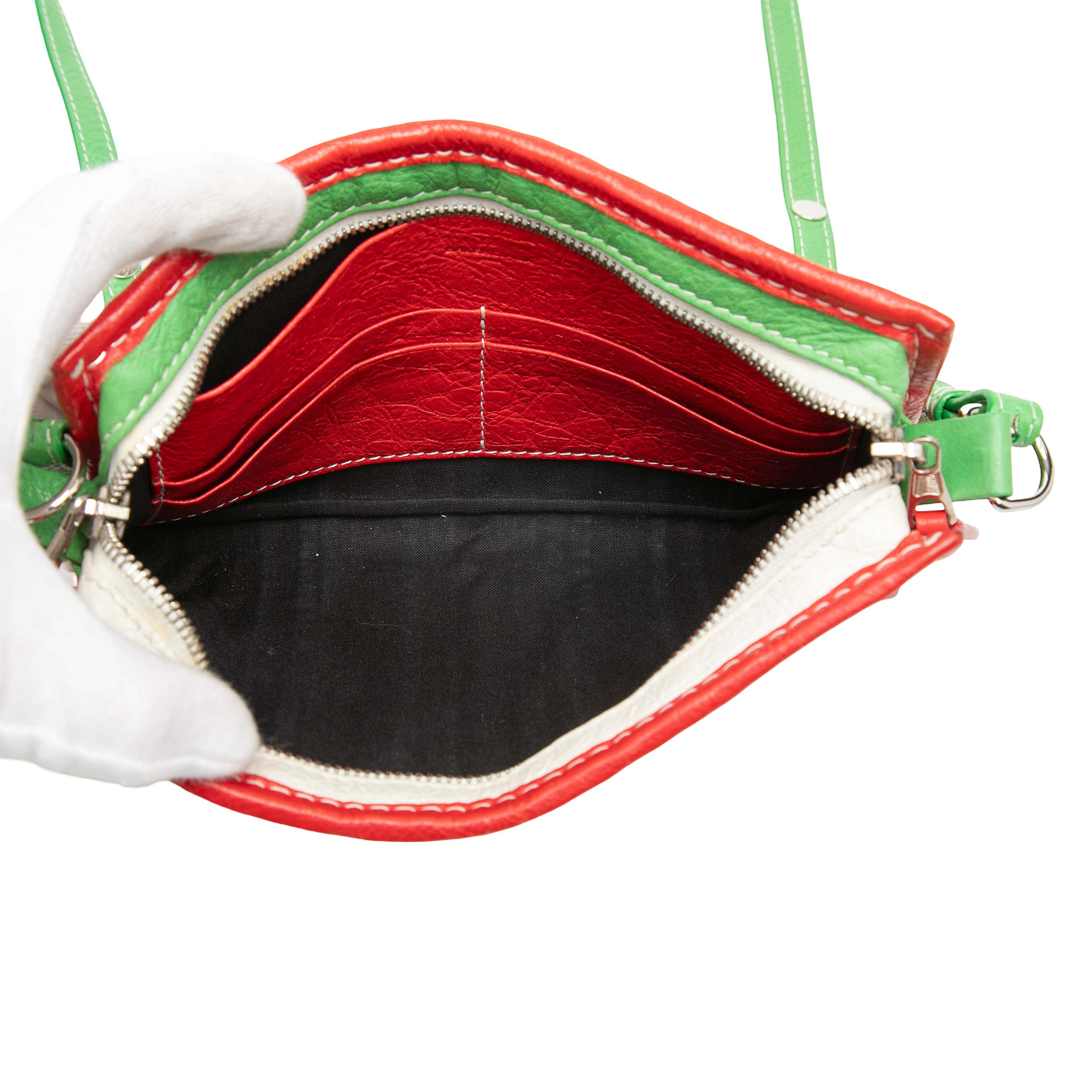 Balenciaga Lambskin Bazar Crossbody, från Luxclusif, i färgen green. Klicka för att öppna bilden i stort format