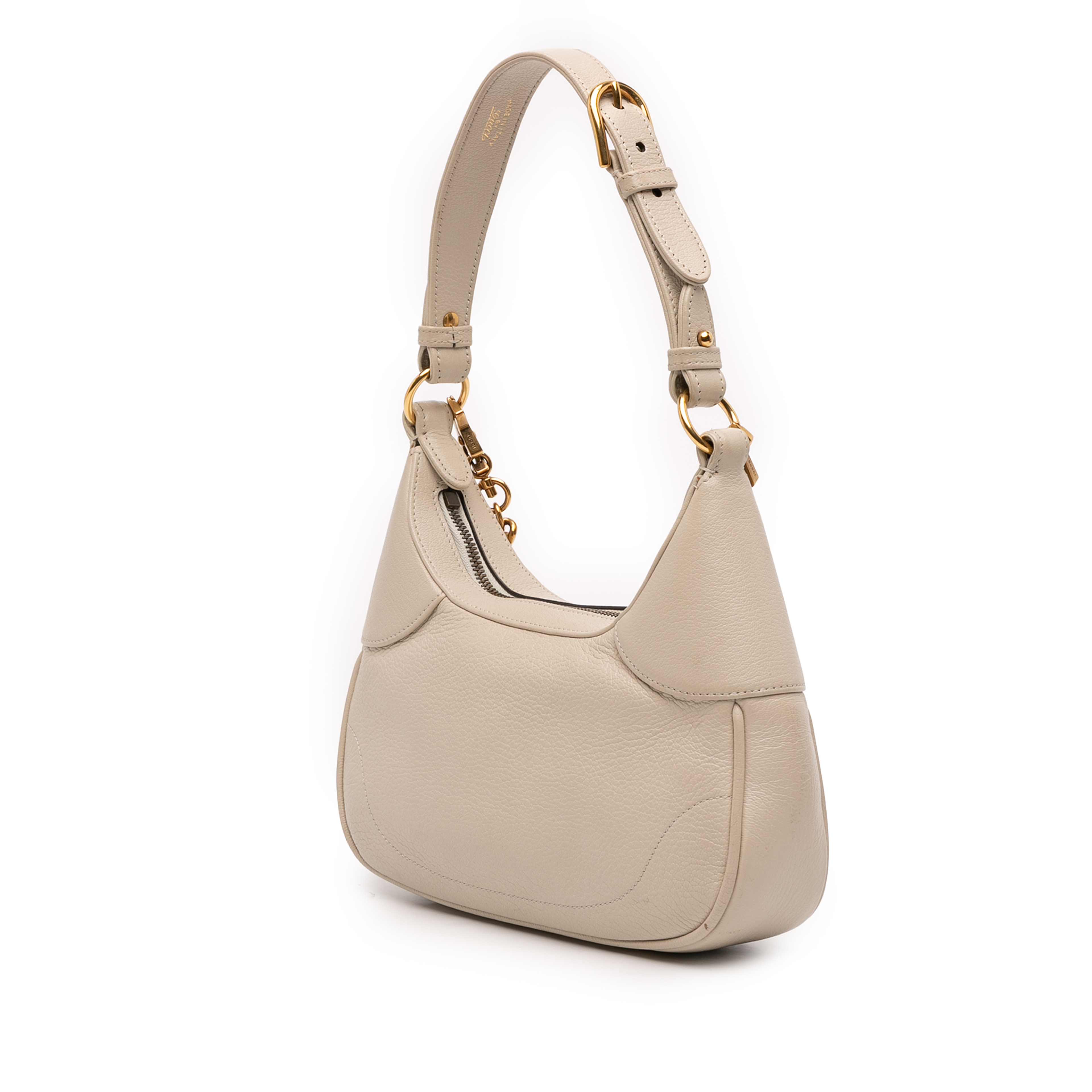 Gucci Small Calfskin Aphrodite Satchel, från Luxclusif, i färgen vit. Klicka för att öppna bilden i stort format