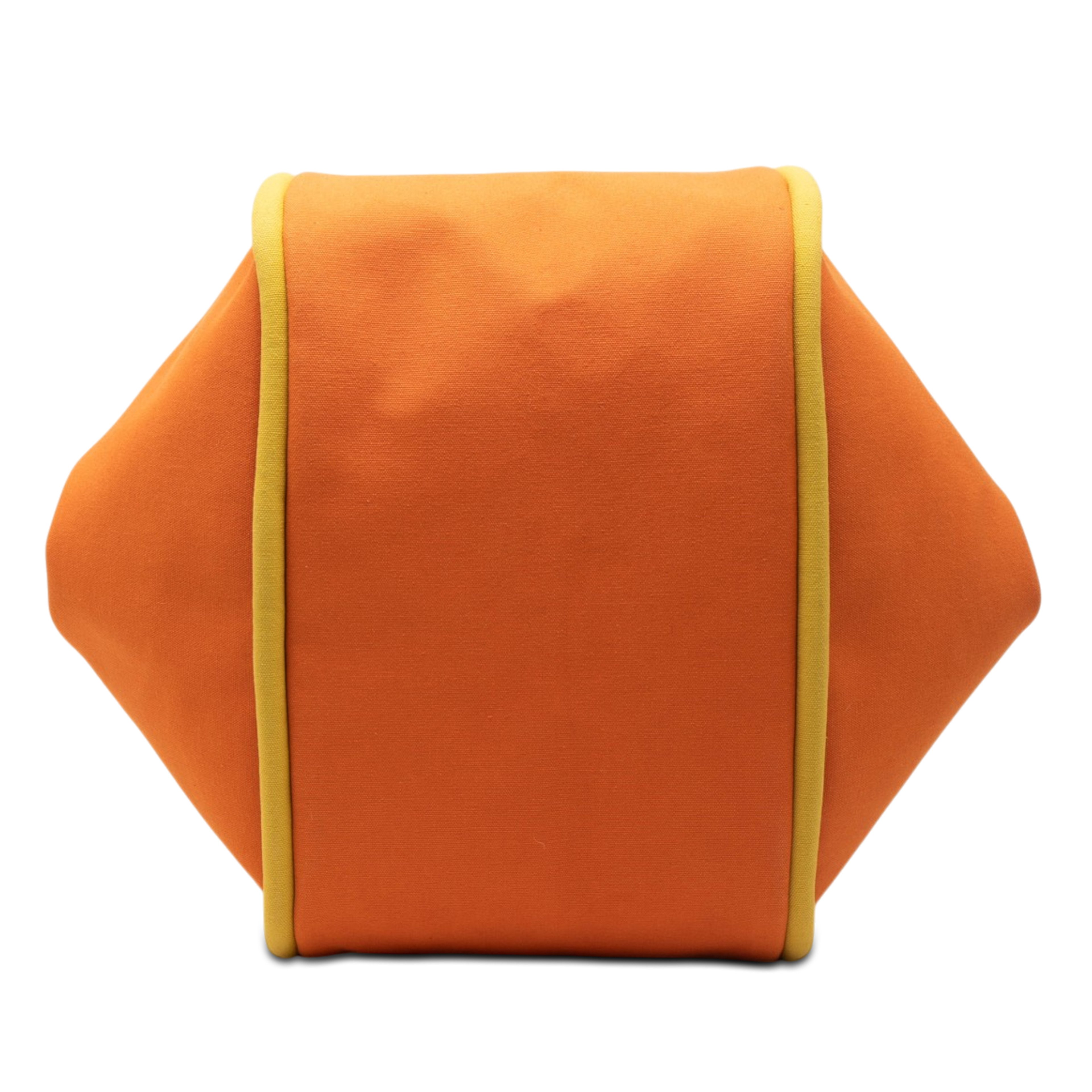 Hermès Toile Lindy Beach Bag, från Luxclusif, i färgen orange. Klicka för att öppna bilden i stort format