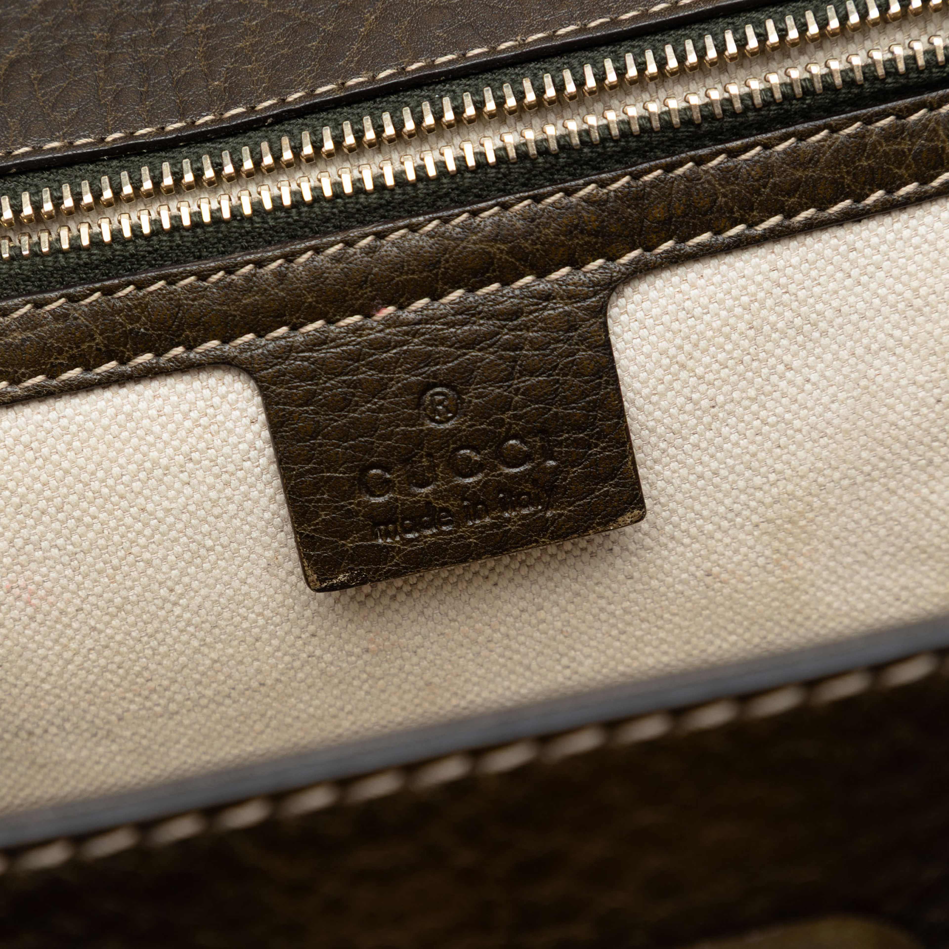 Gucci Medium Leather New Bamboo Satchel, från Luxclusif, i färgen olive green. Klicka för att öppna bilden i stort format