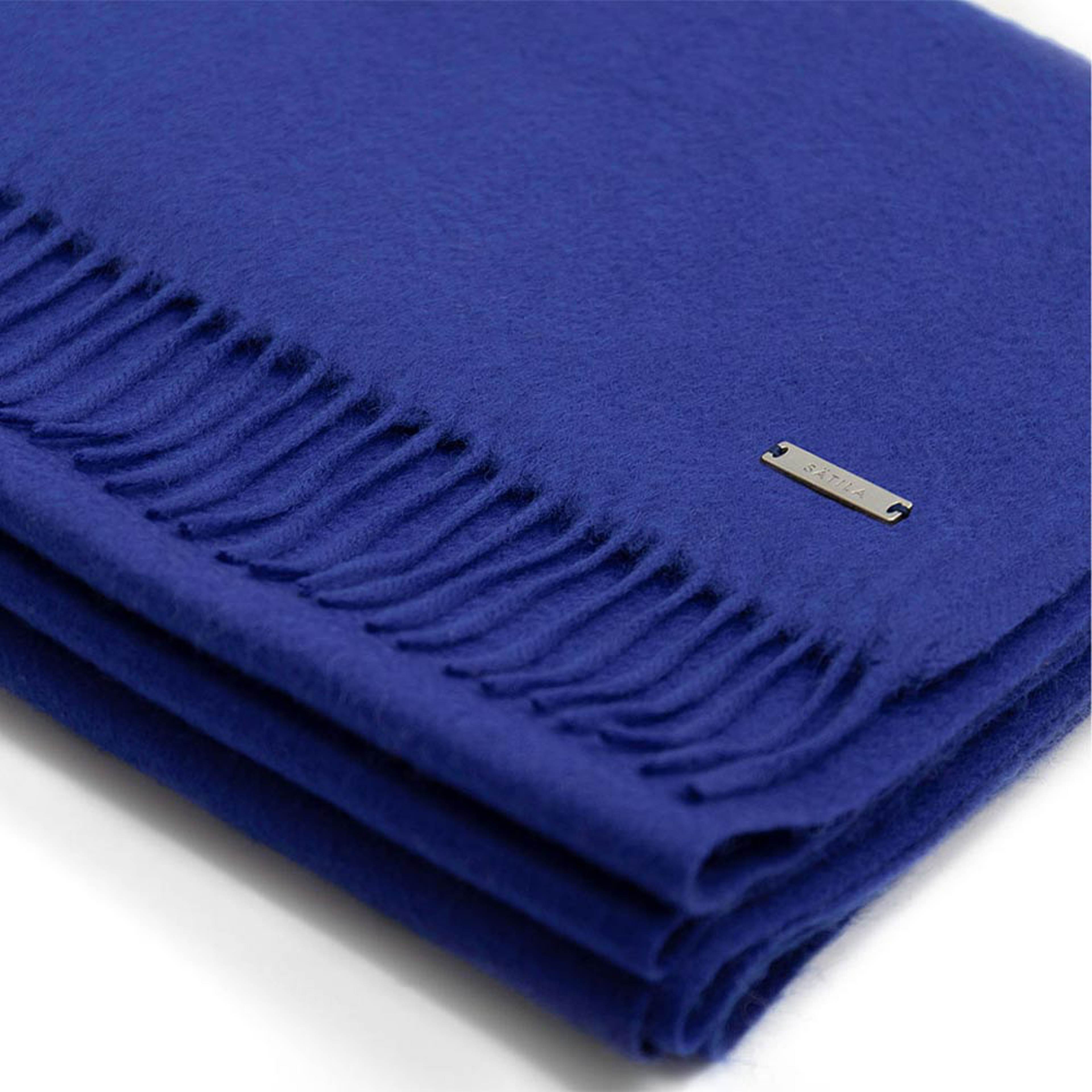 Rene Scarf