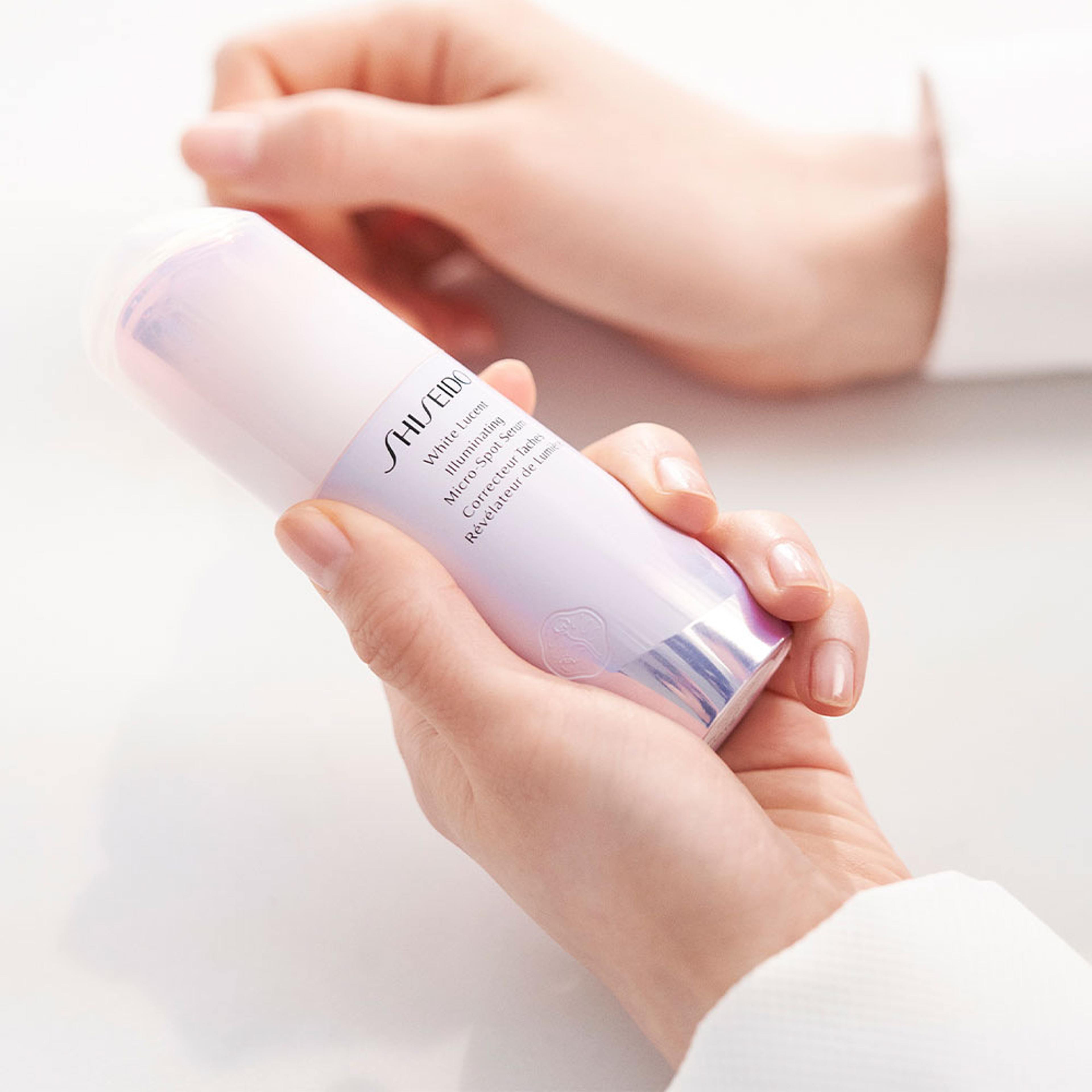 White Lucent Illuminating Micro-Spot Serum