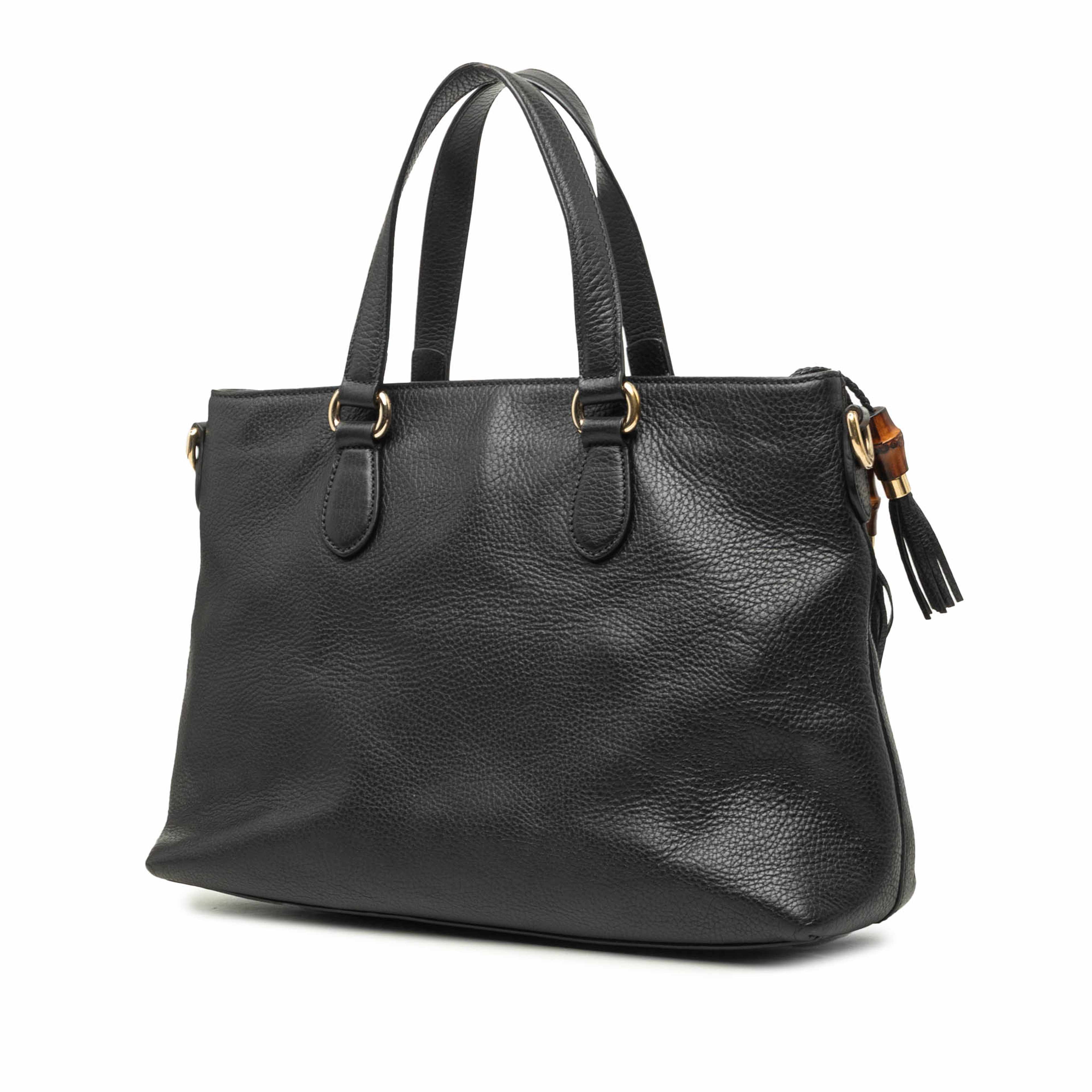 Gucci Calfskin Bamboo Tassel Satchel, från Luxclusif, i färgen svart. Klicka för att öppna bilden i stort format