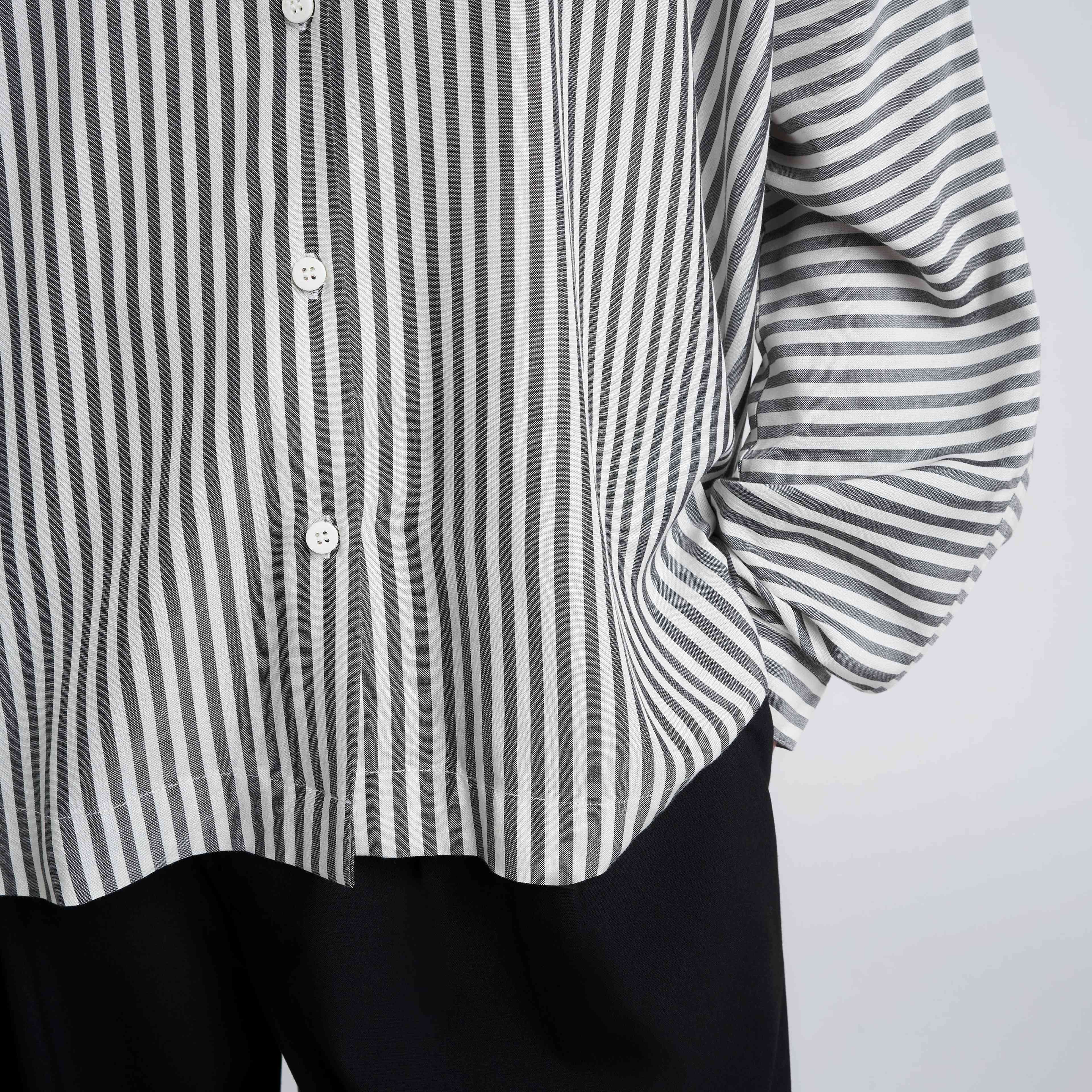 Skjortblus BRIENNE, från Carin Wester, i färgen Stripes. Klicka för att öppna bilden i stort format